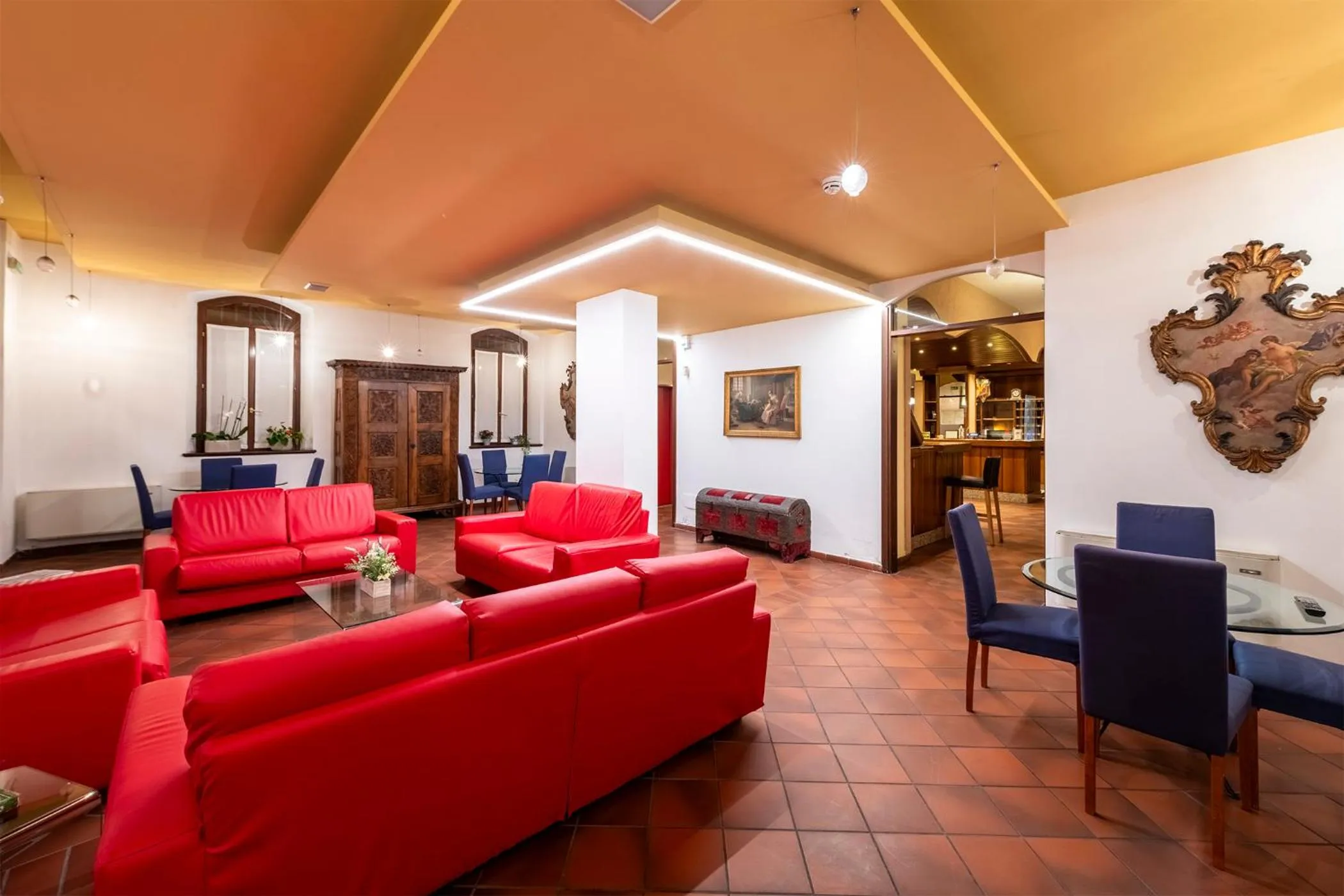 Communal lounge/ TV room in Hotel Vecchio Casello