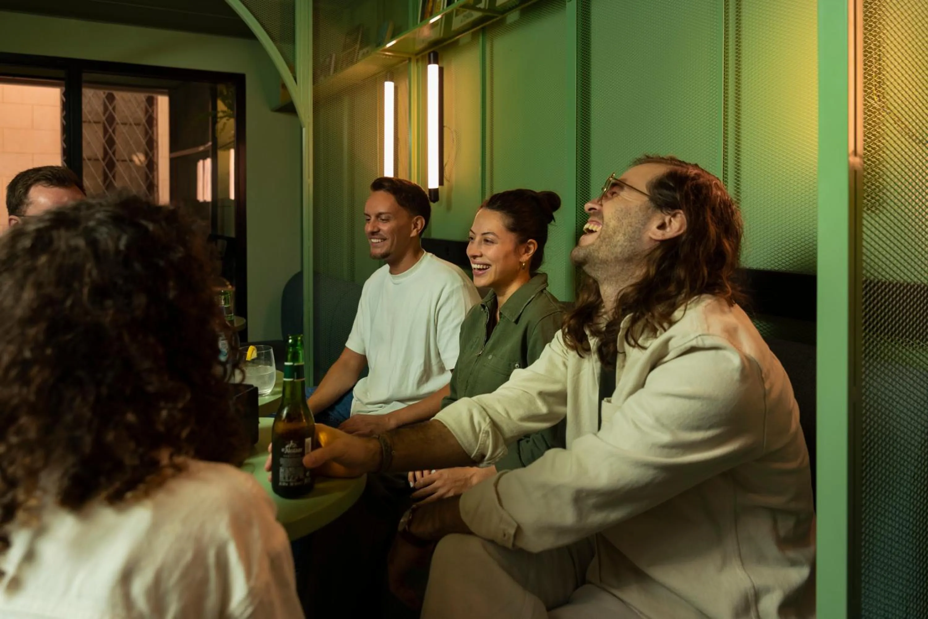 People in Coeo Pod Hostel Beatas