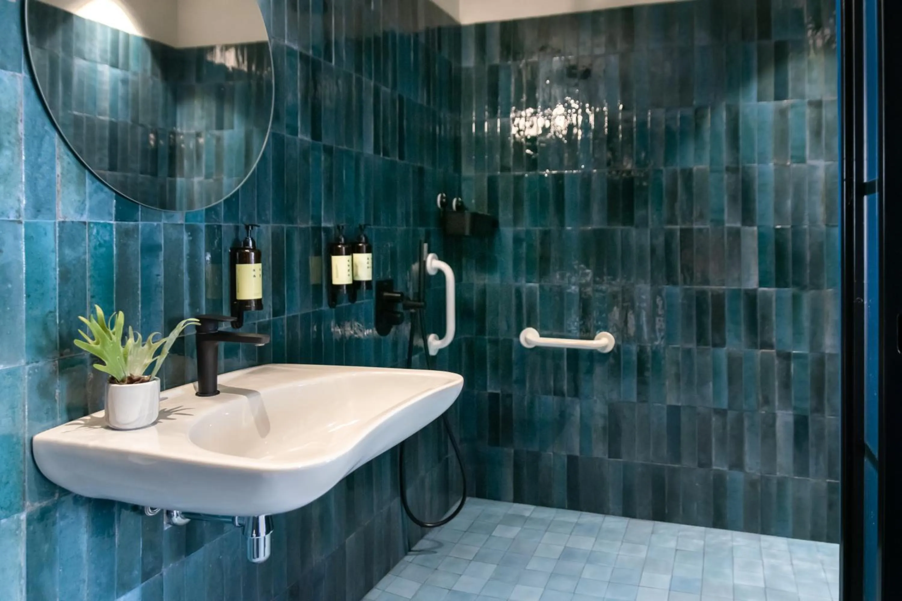 Bathroom in Coeo Pod Hostel Beatas