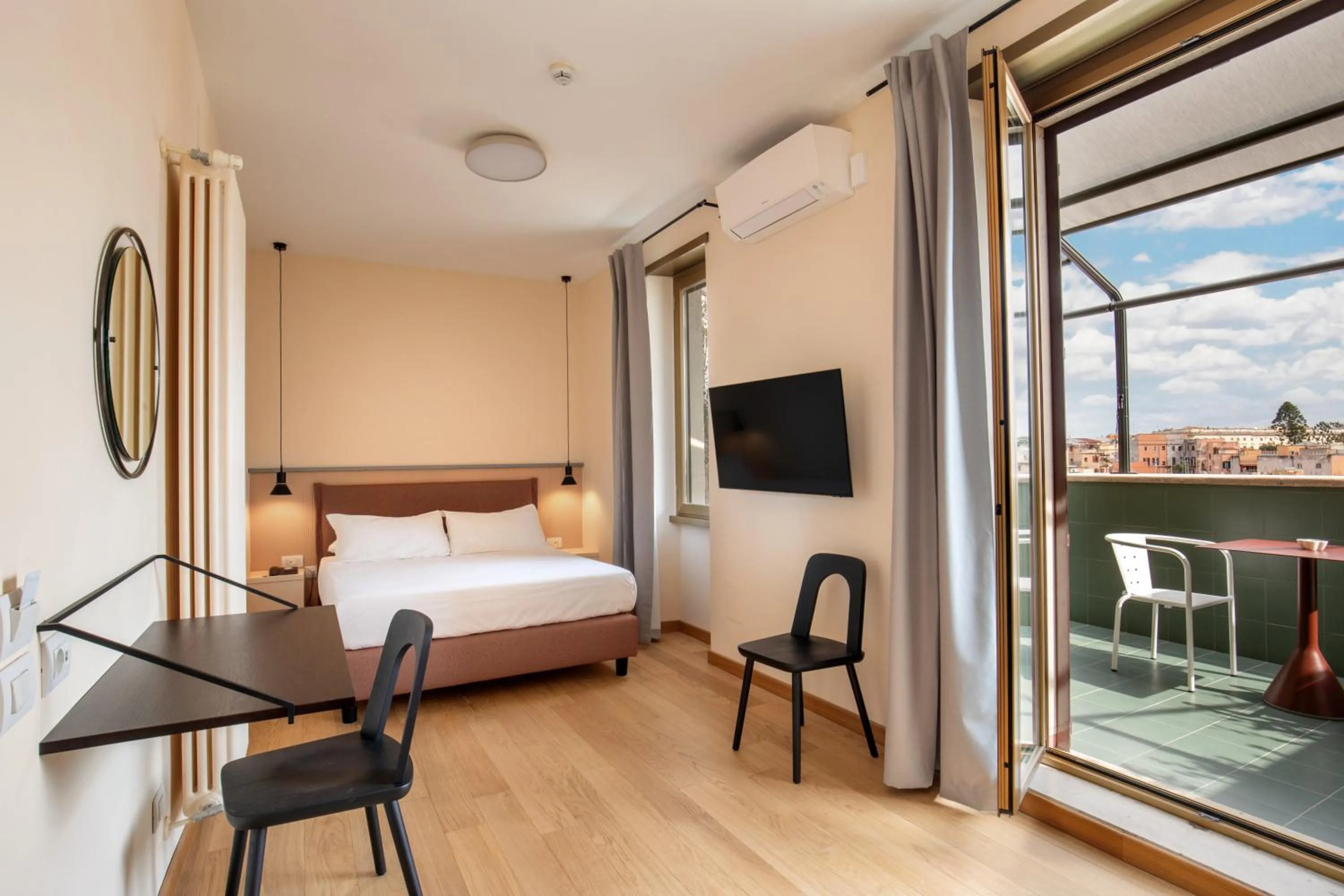 View (from property/room), Bed in Hotel Colosseum