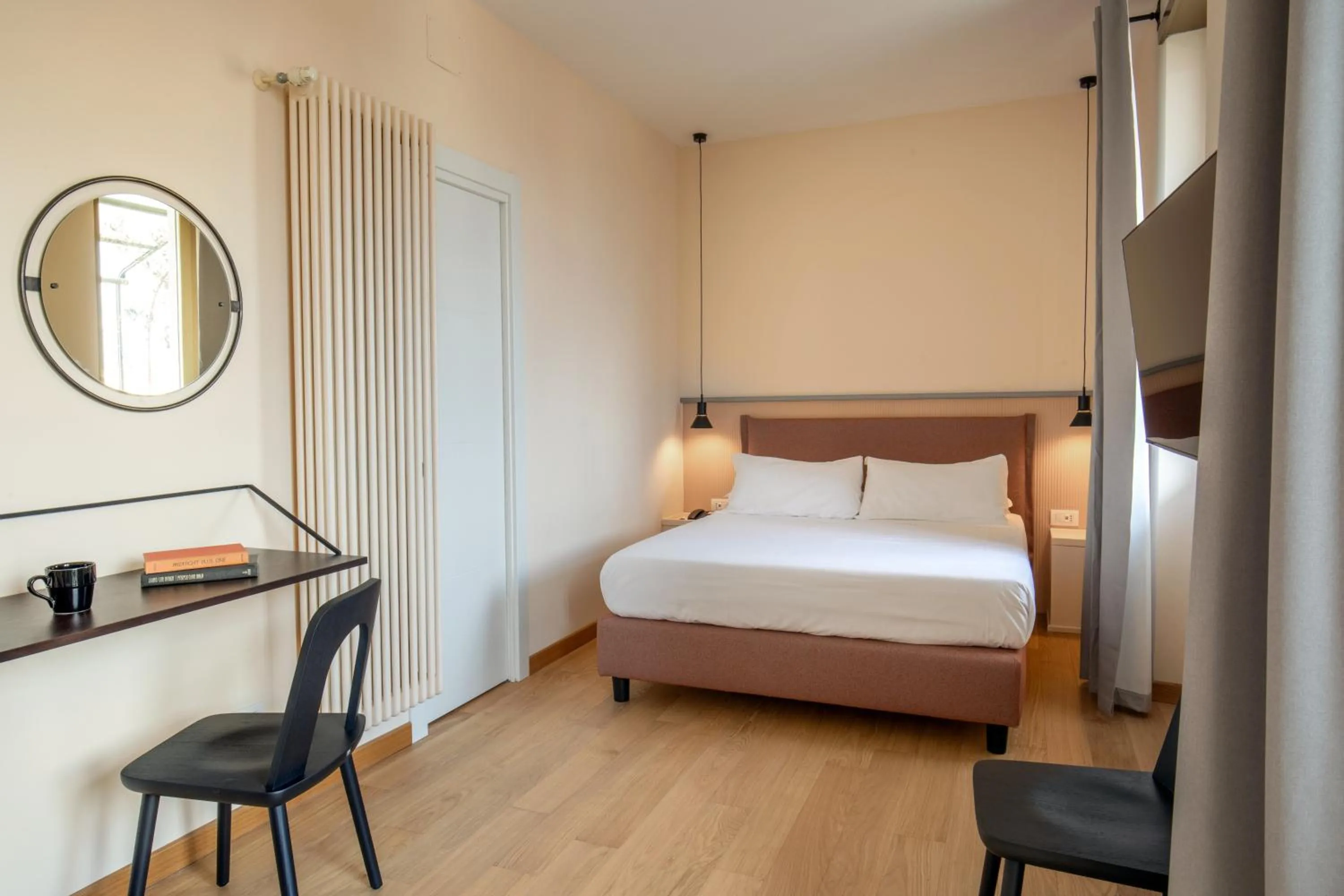 Photo of the whole room, Bed in Hotel Colosseum