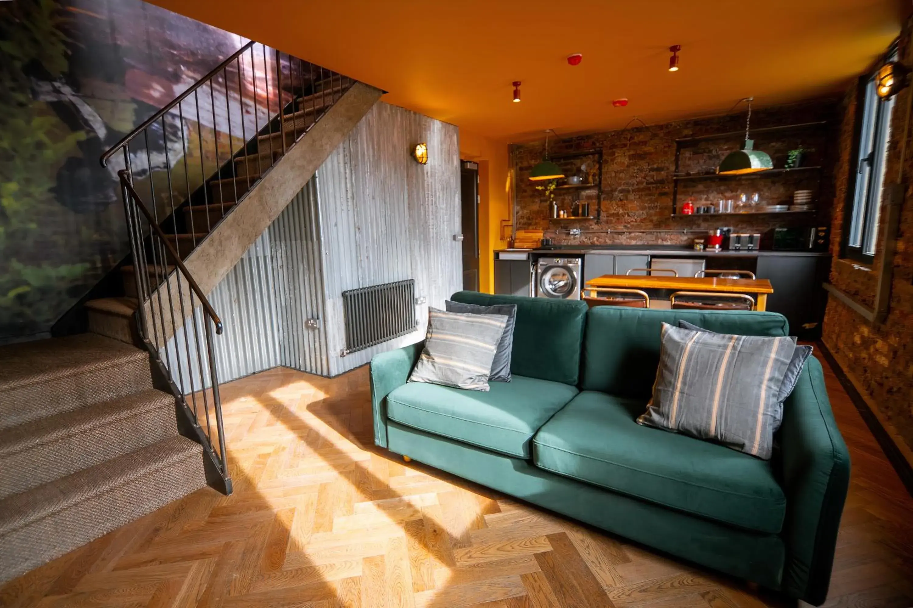 Two-Bedroom Apartment in Rooms by Green Room Two-Bedroom Apartment in Rooms by Green Room