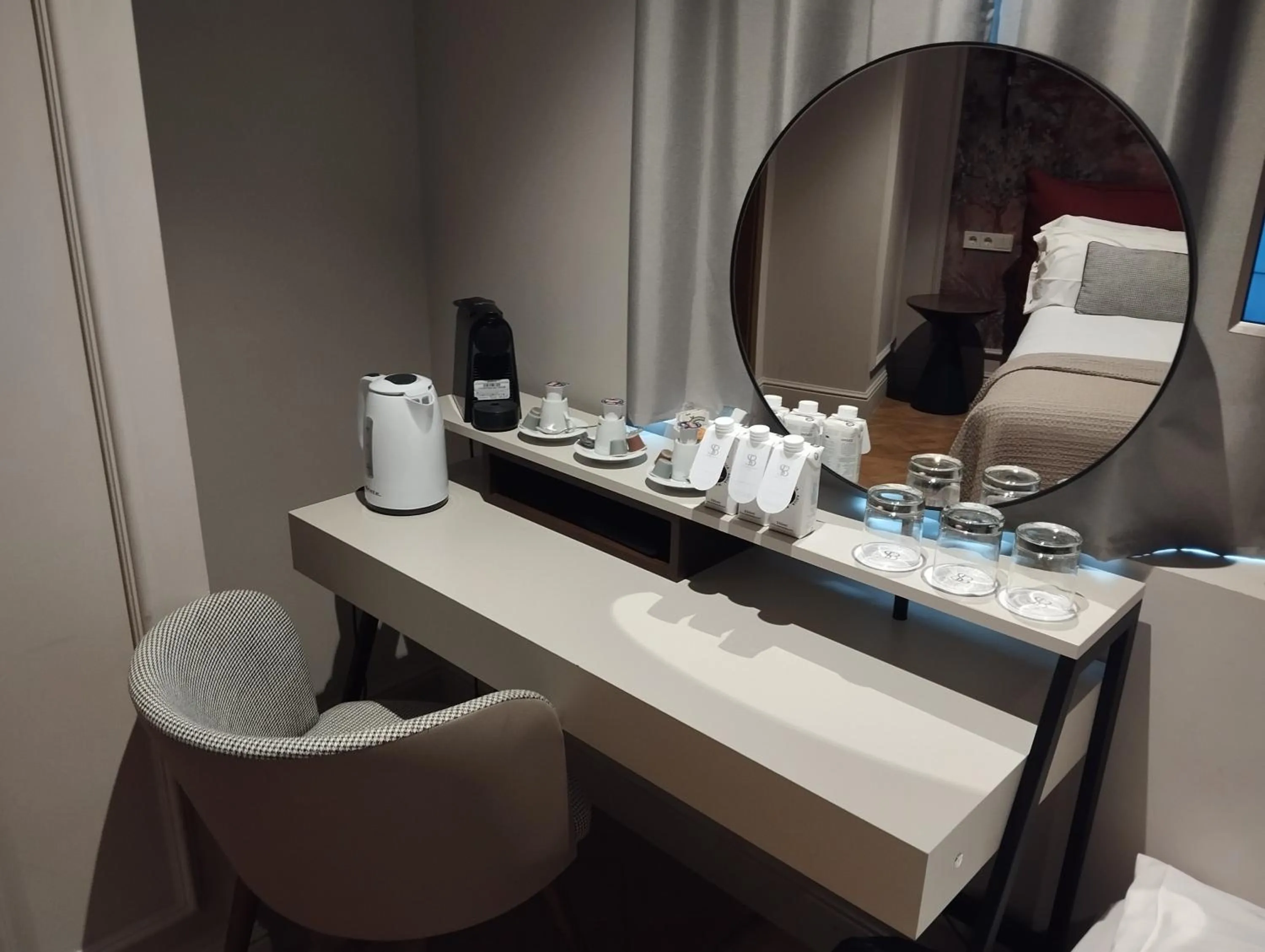 Coffee/tea facilities in Soho Boutique Palacio de Pombo