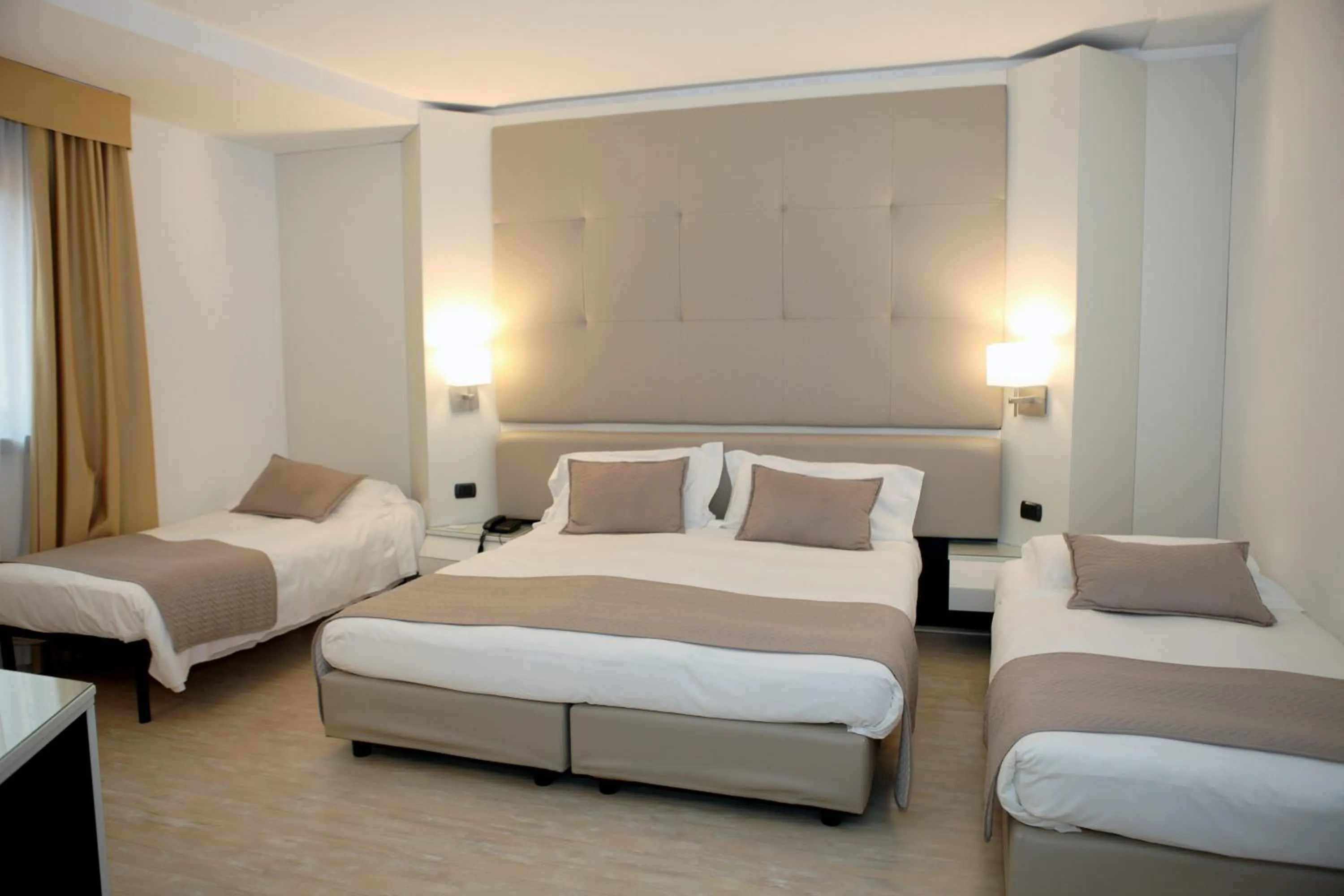 Bedroom, Bed in Mediterraneo Palace Hotel