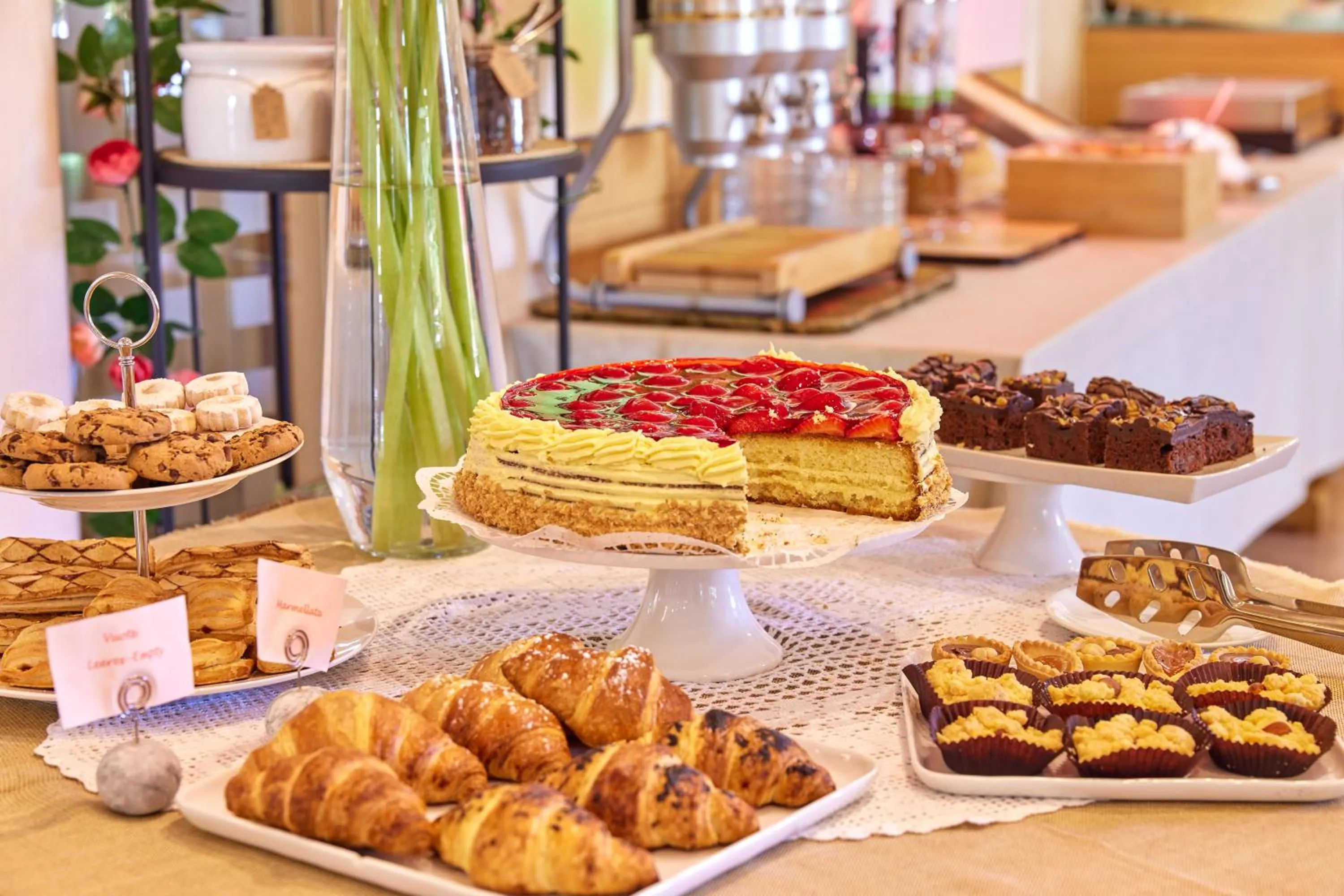 Food and drinks in Eco Hotel Ariston