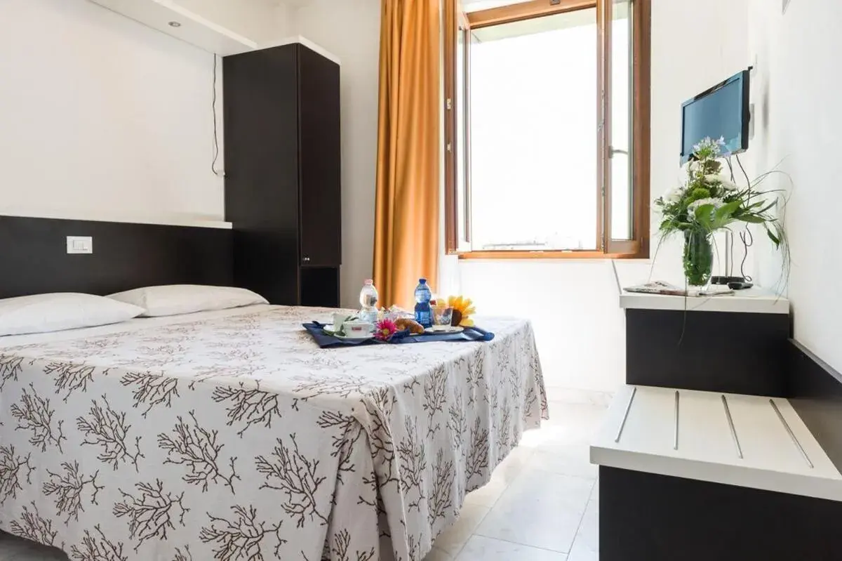 Double or Twin Room with Mountain View in Hotel Rondine Double or Twin Room with Mountain View in Hotel Rondine