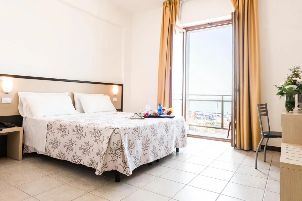 Day, Bed in Hotel Rondine