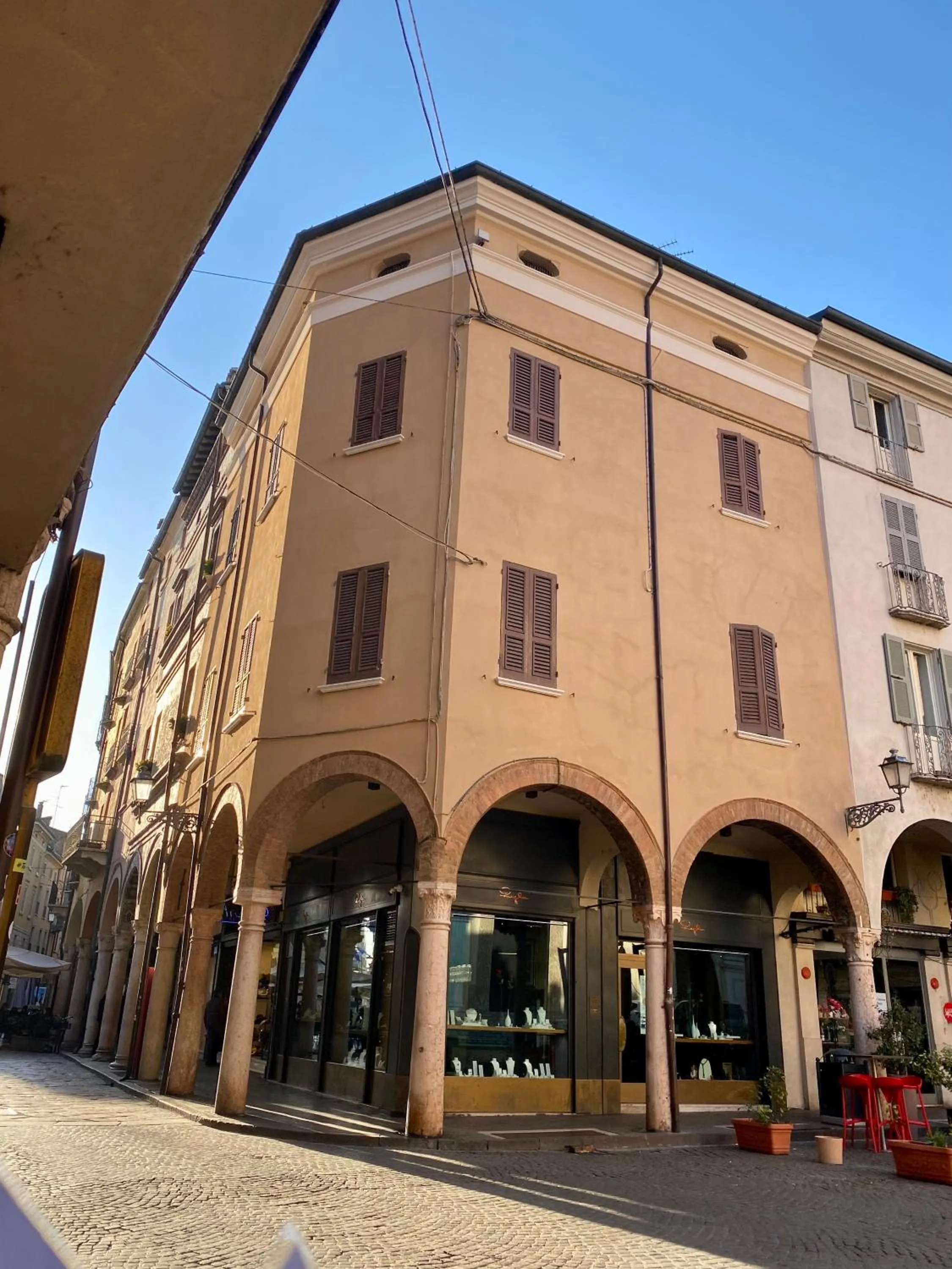 Property building in CasaLonghi