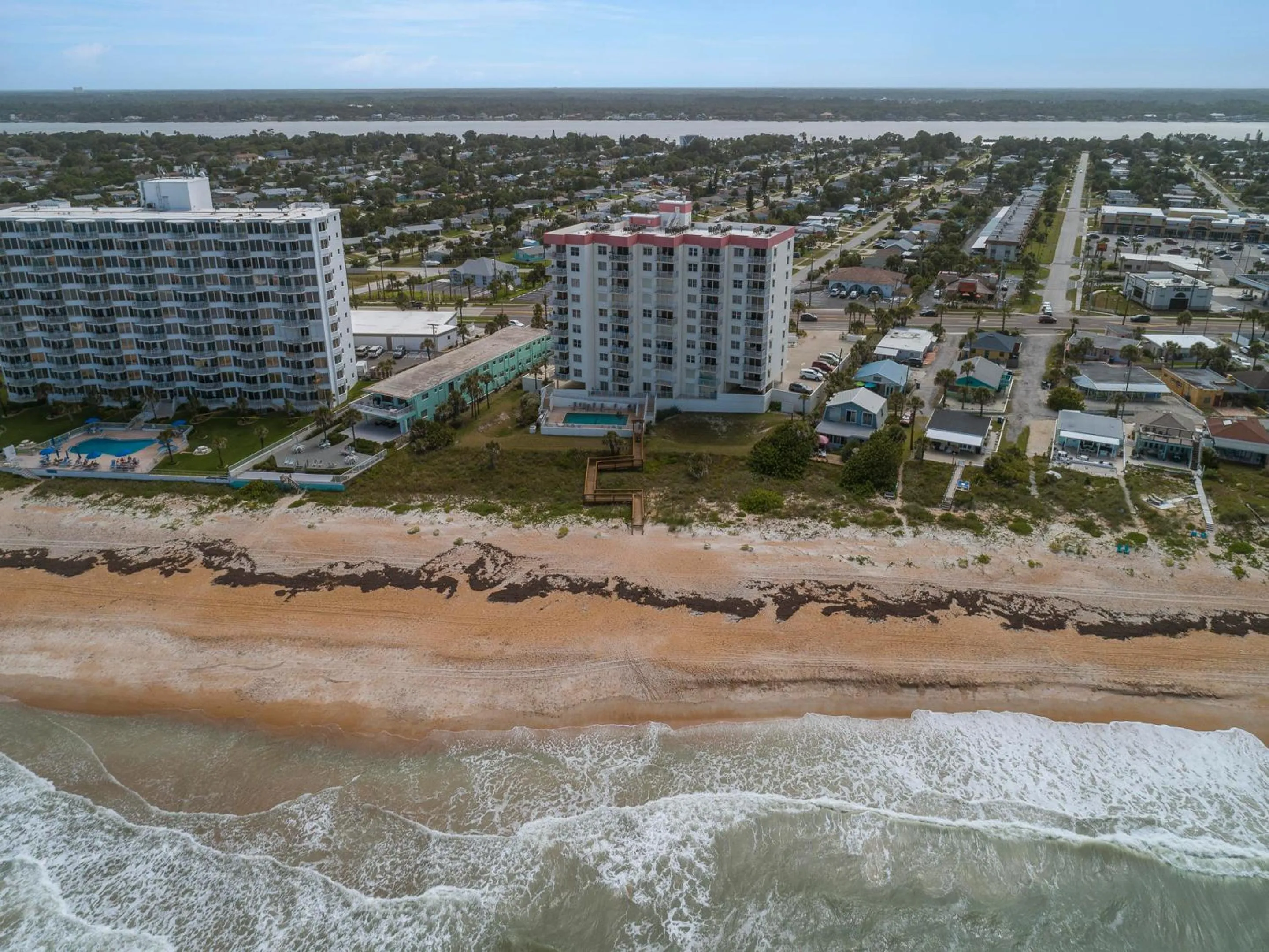 Property building in Sea Winds 602