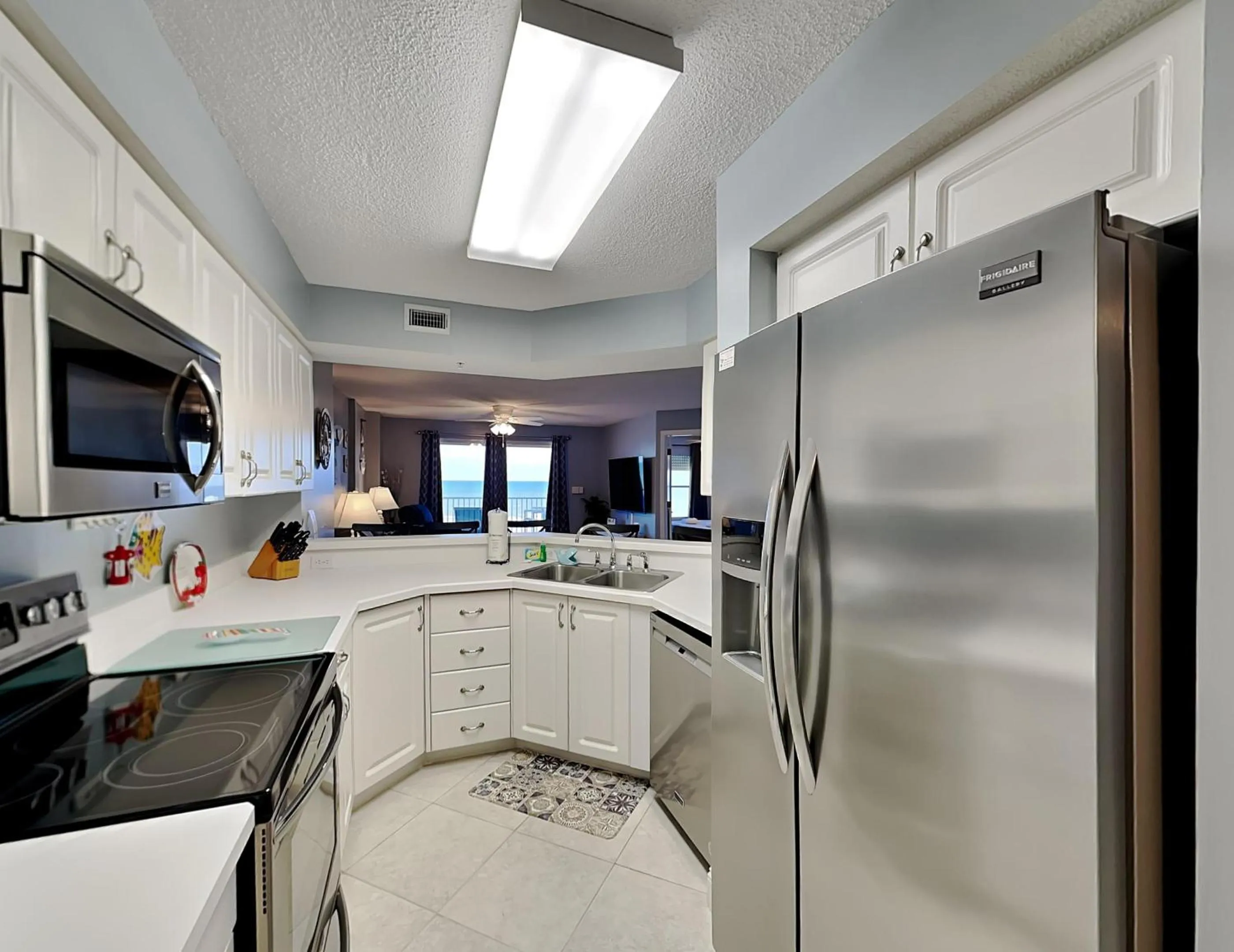 Property building in Sea Winds 602