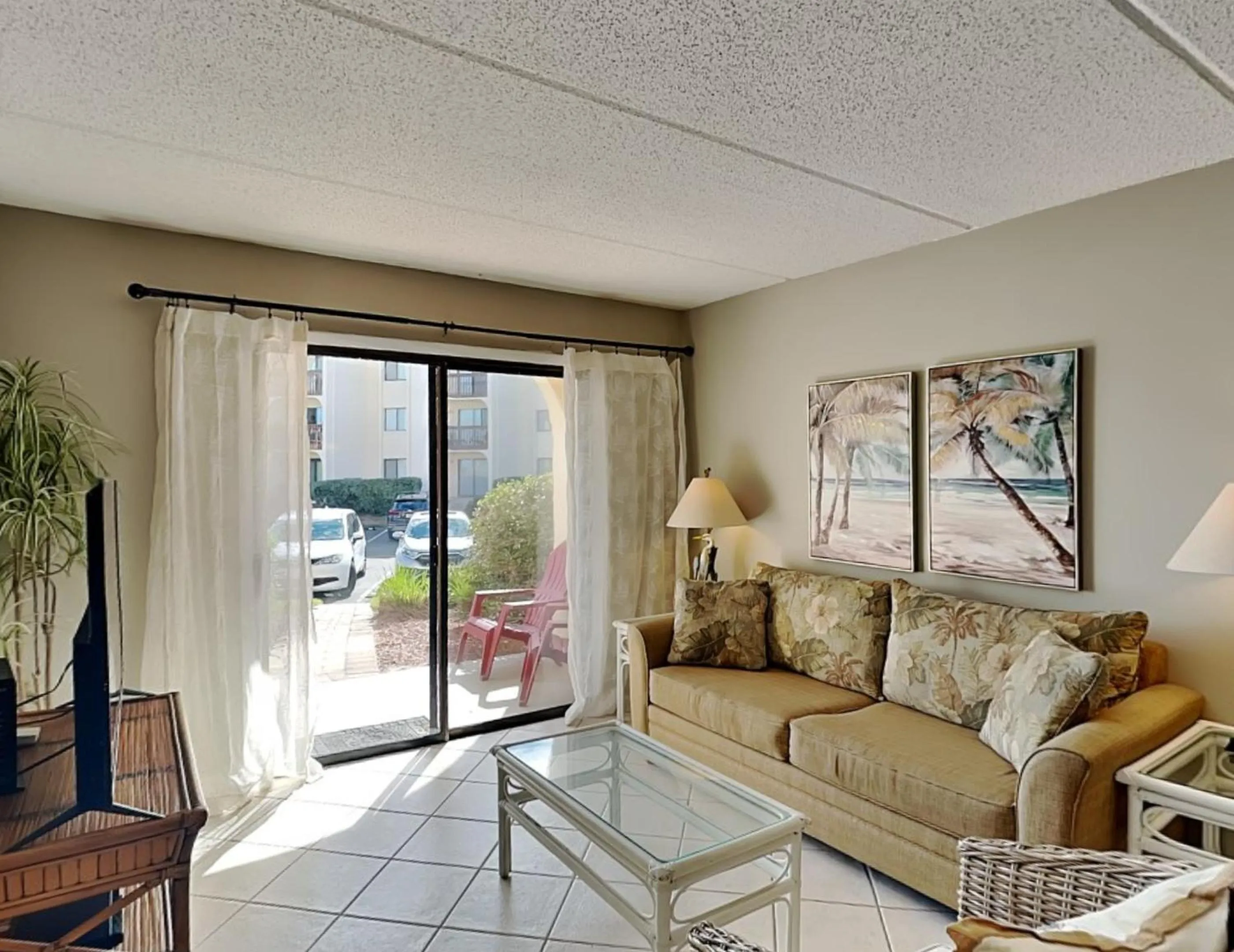 Property building in Ocean Racquet 5116