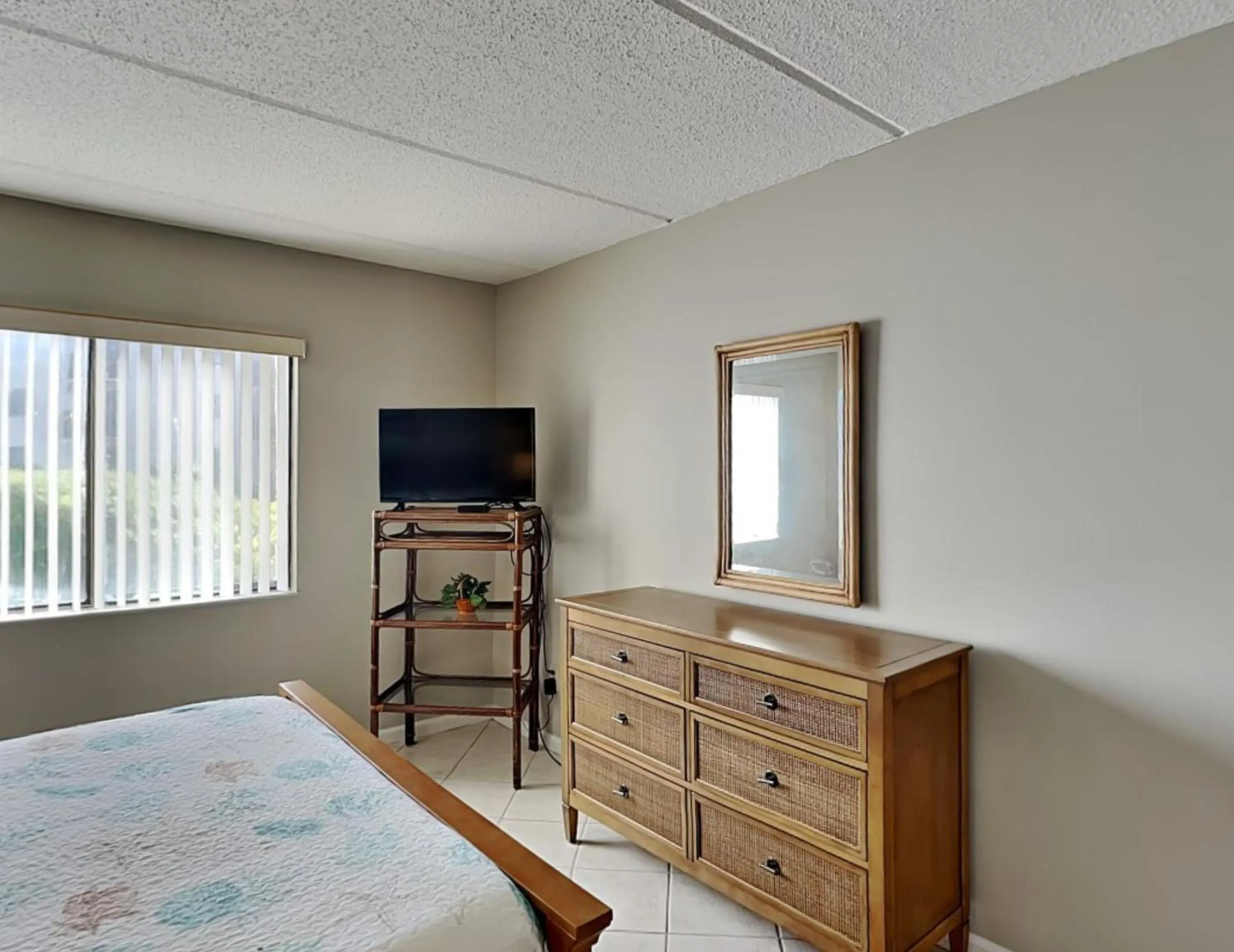 Property building, Bed in Ocean Racquet 5116