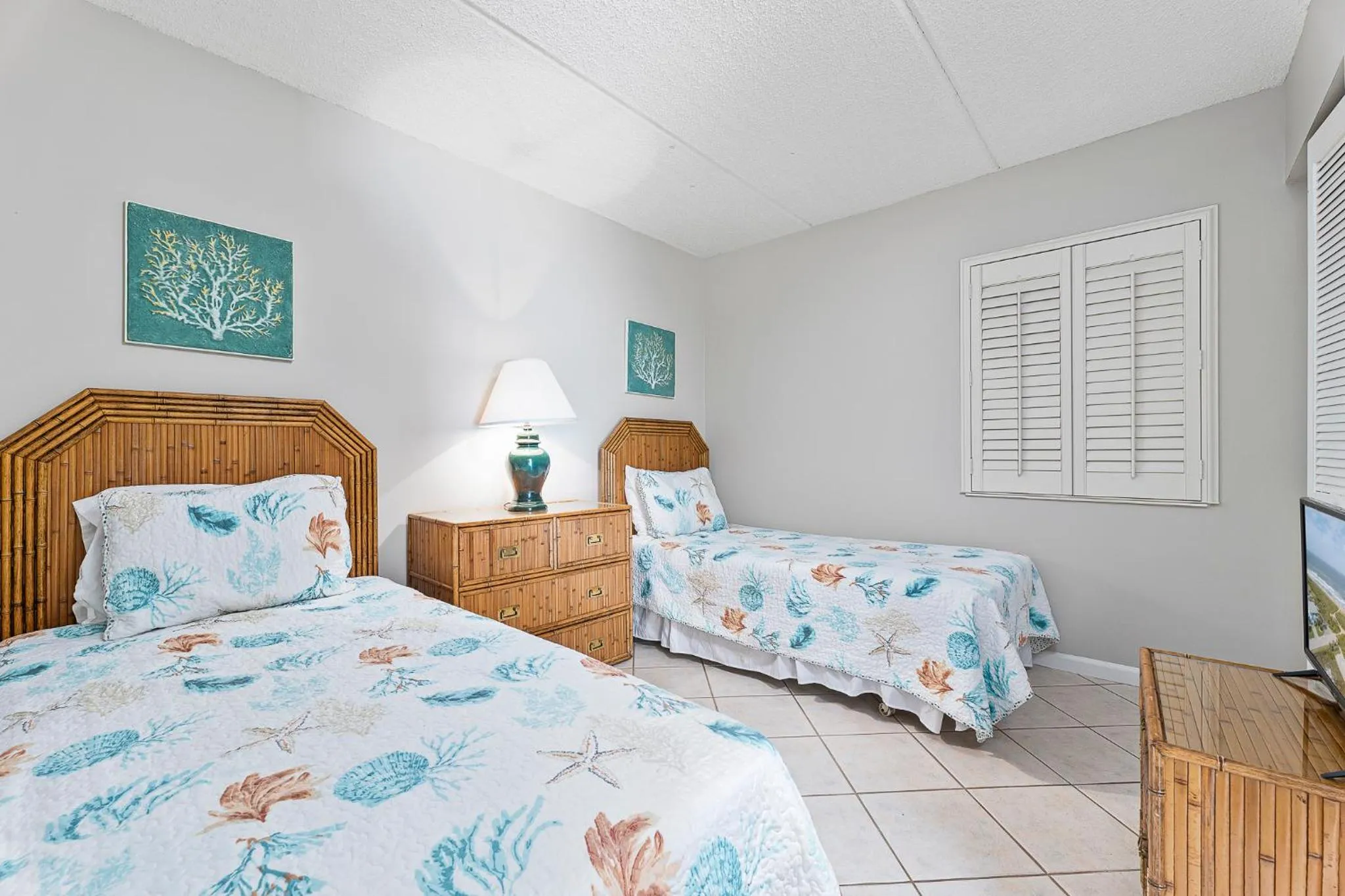 Bedroom, Bed in Ocean Racquet 5116