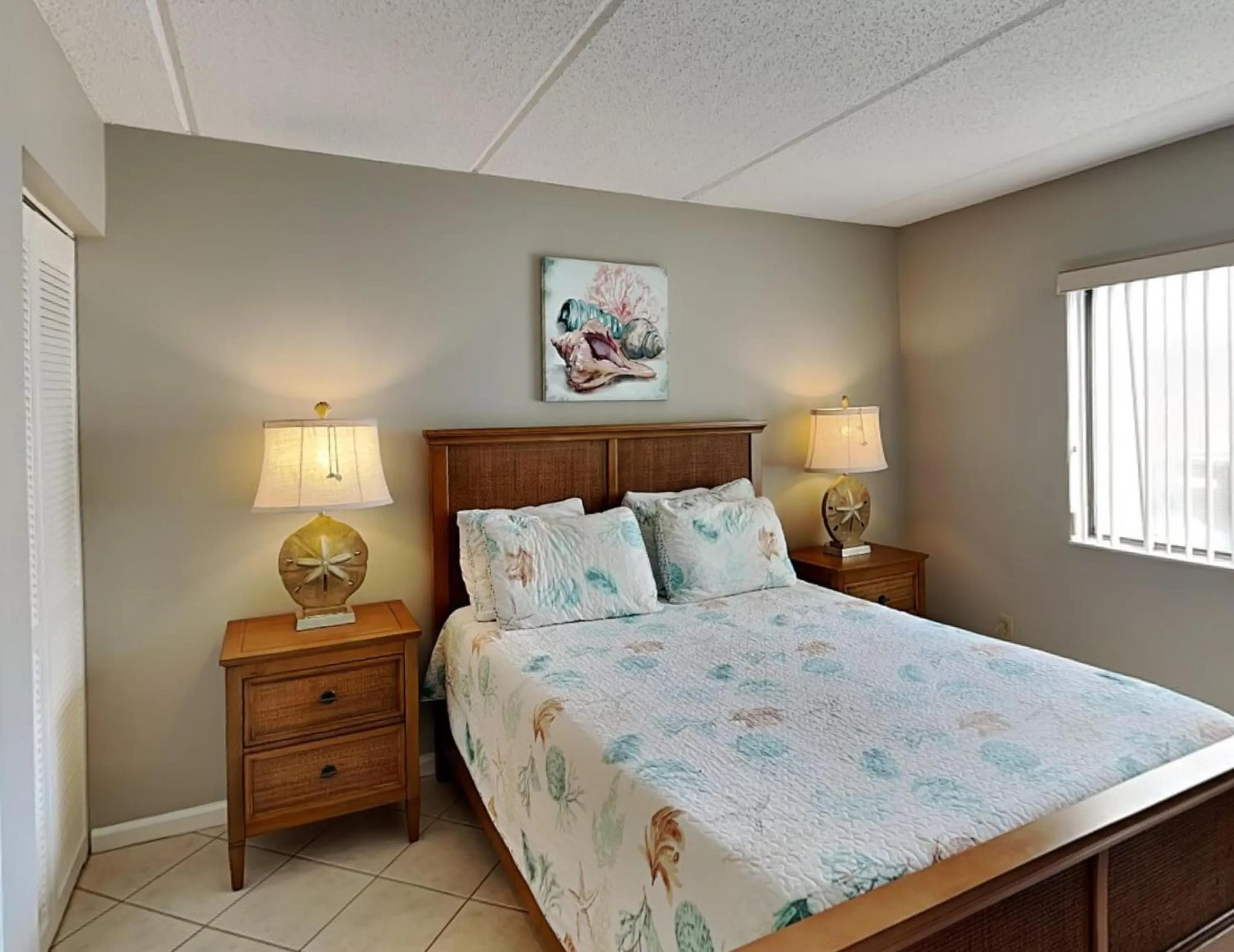 Property building, Bed in Ocean Racquet 5116