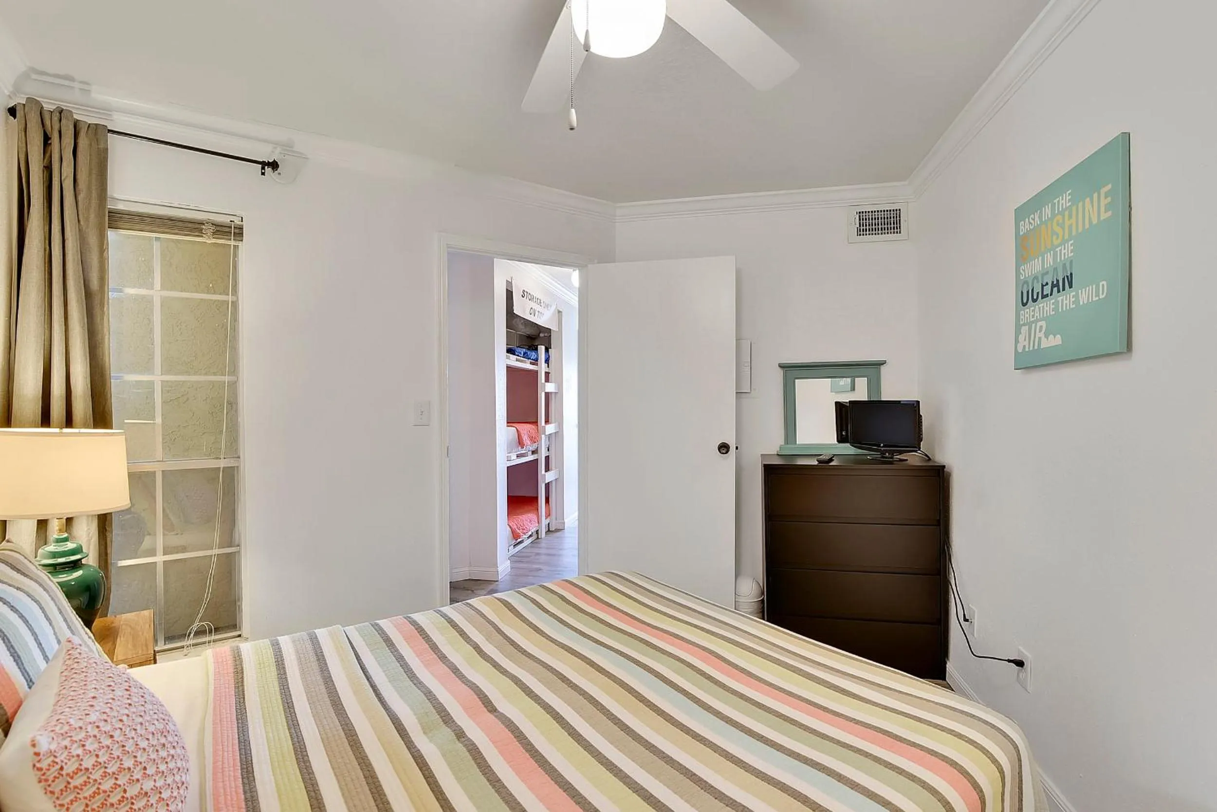 Bed in Victorian 3306-Beach View