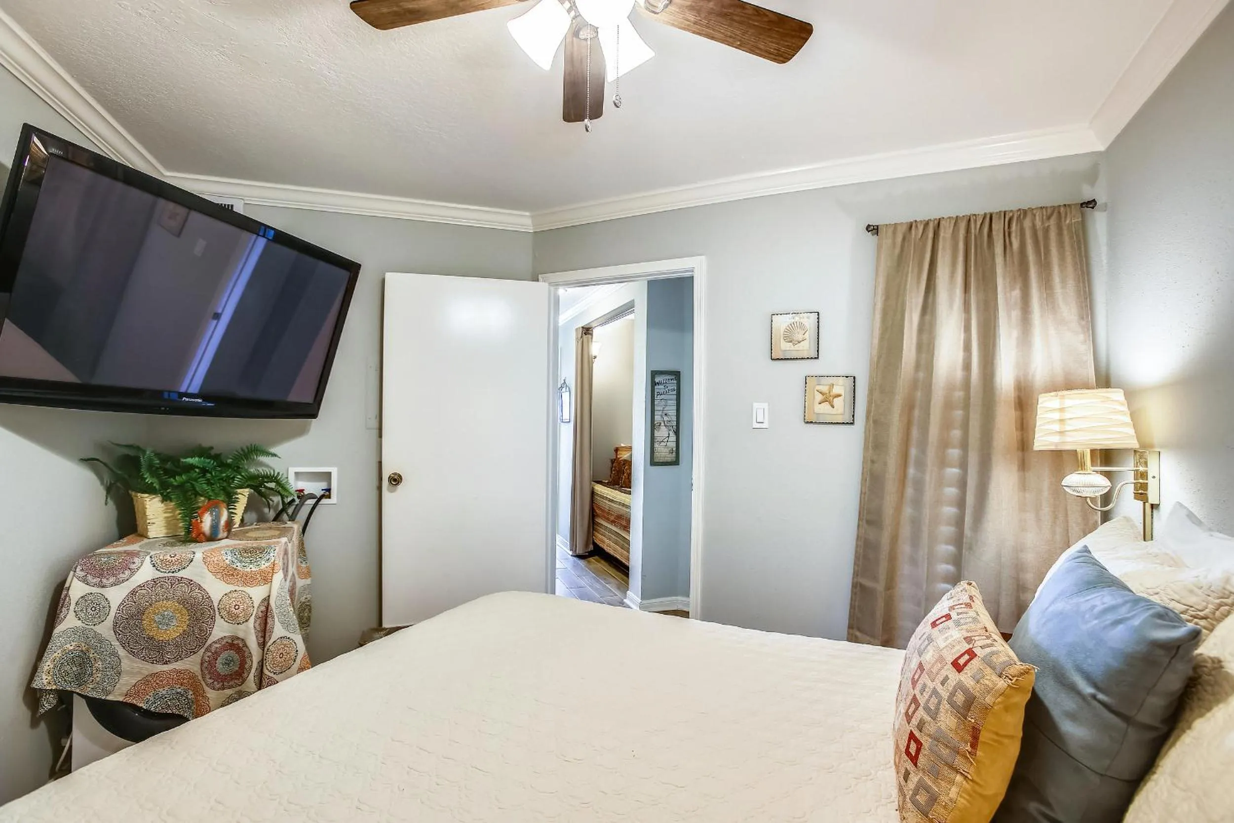 Bed in Victorian 4304-The Views