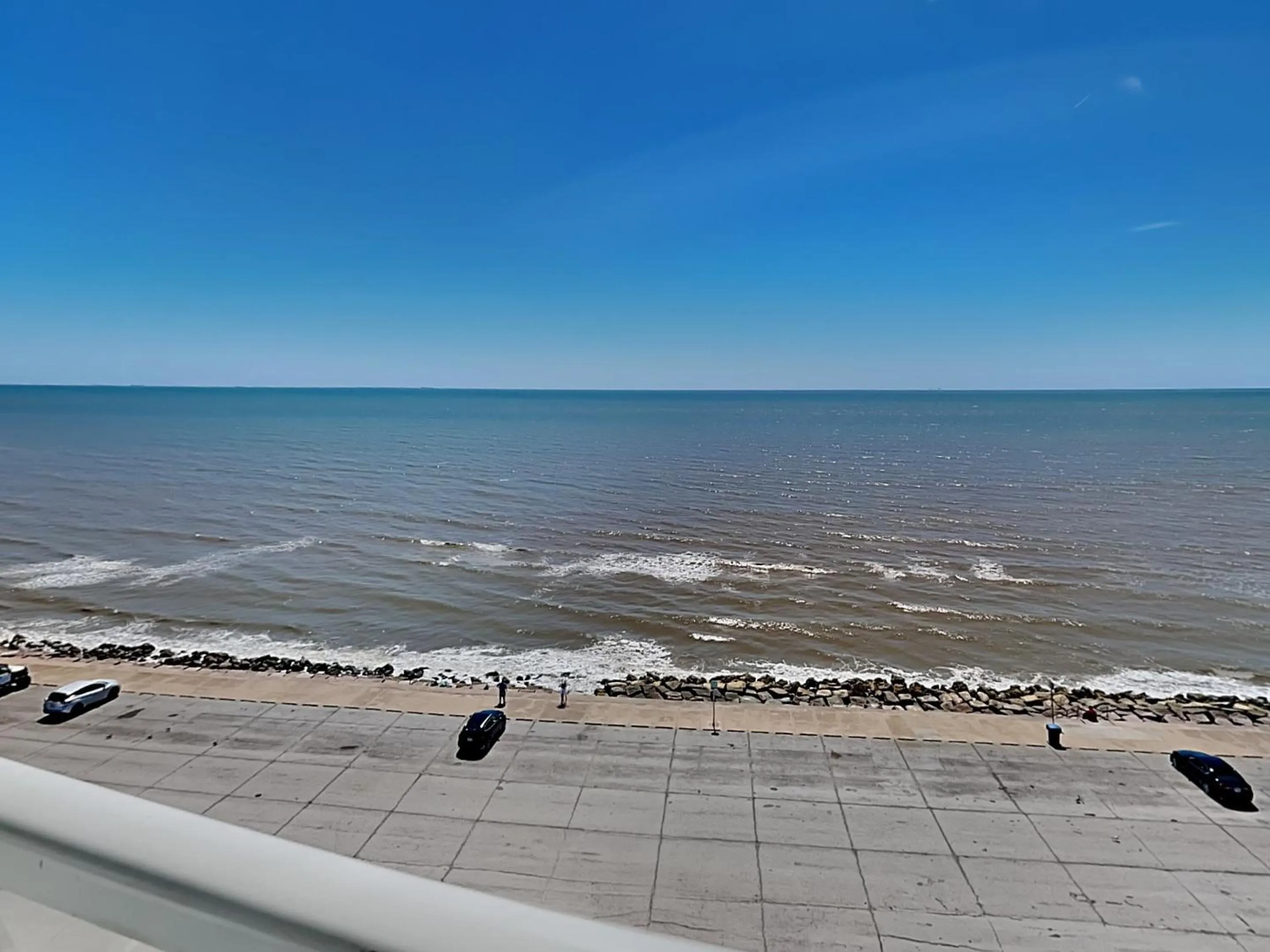 Property building in Diamond Beach 701-Queen of Diamonds