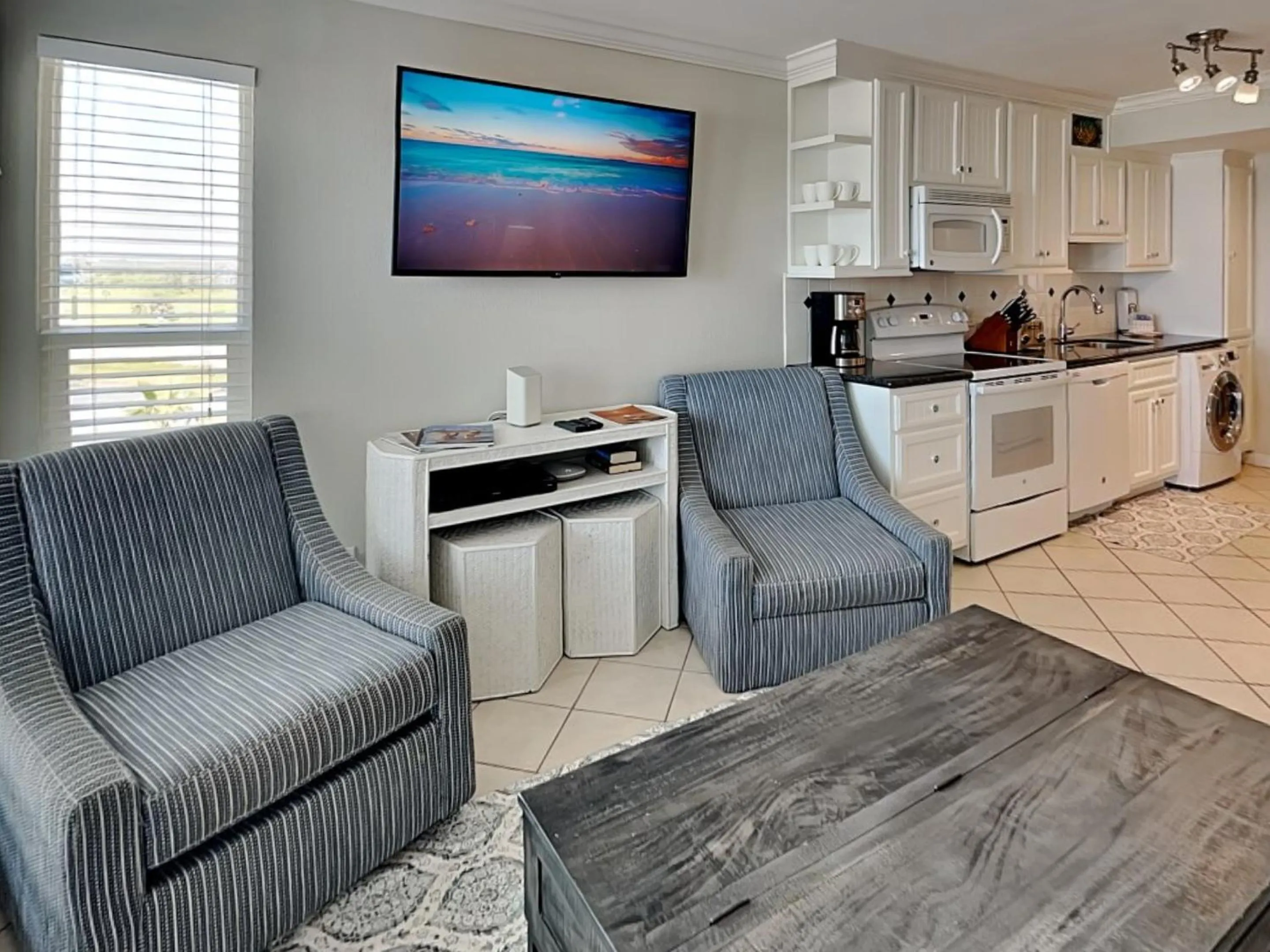 Seascape 1301-Beachcomber