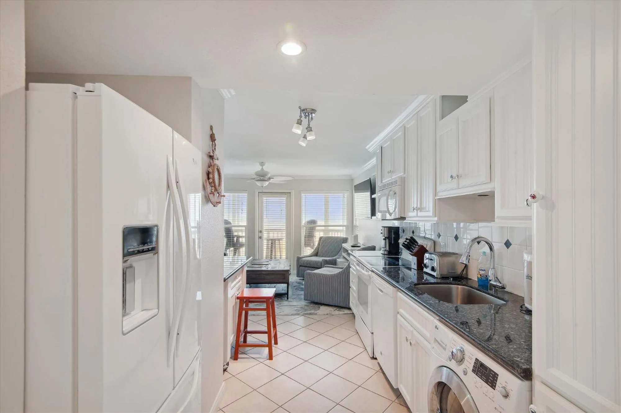 Kitchen or kitchenette in Seascape 1301-Beachcomber