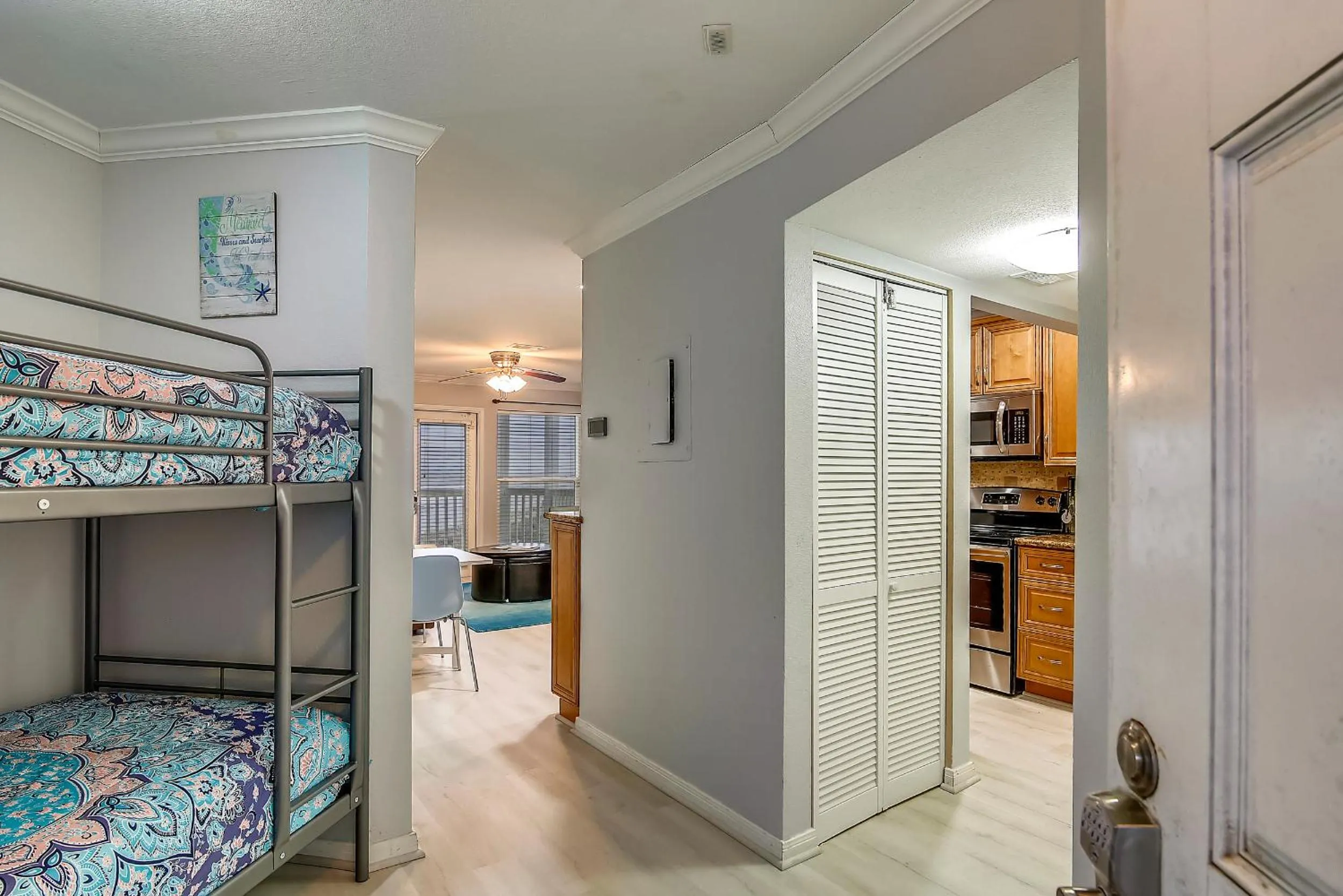 Property building, Bed in Seascape 1307-A Sunny Seahorse