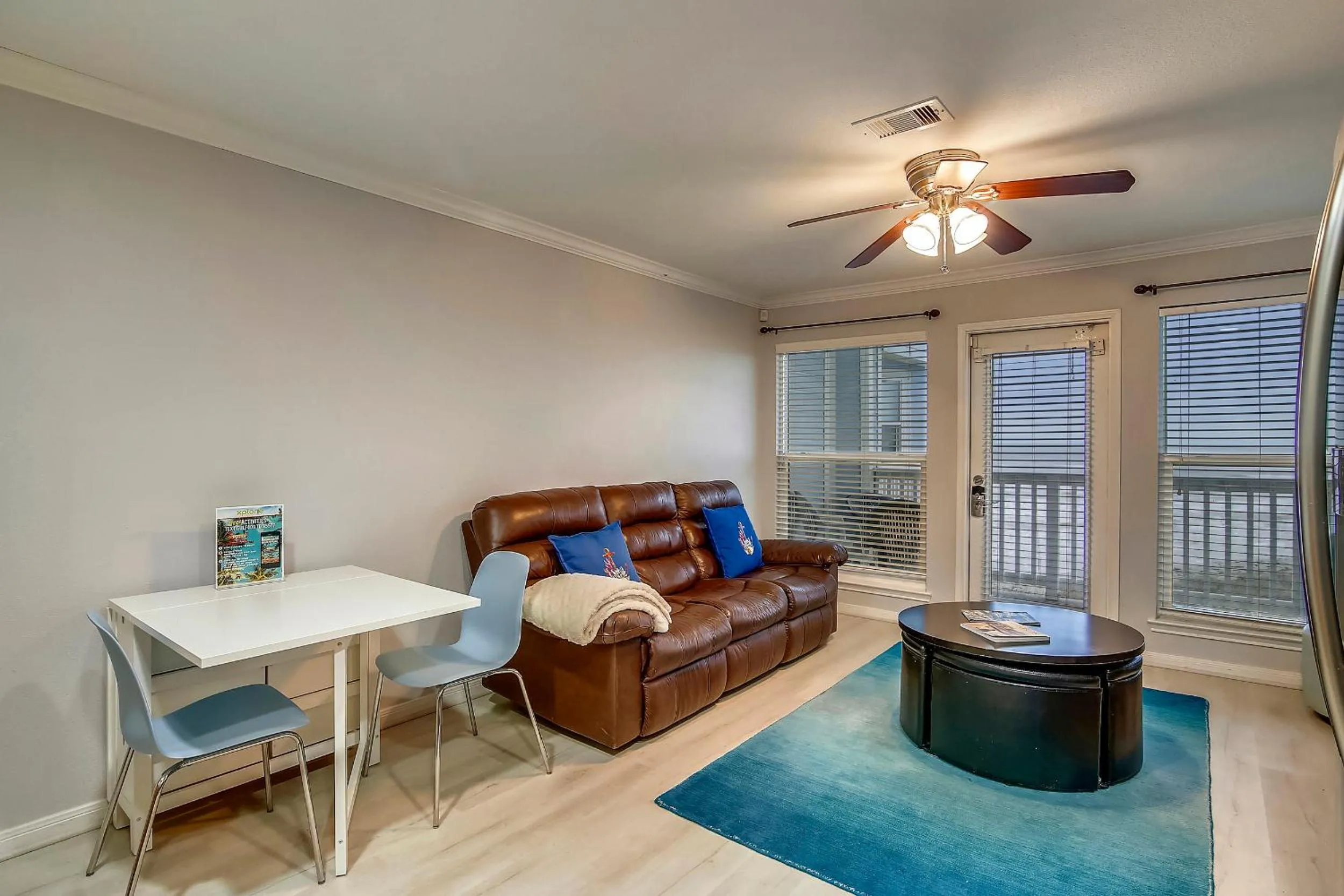 Living room in Seascape 1307-A Sunny Seahorse