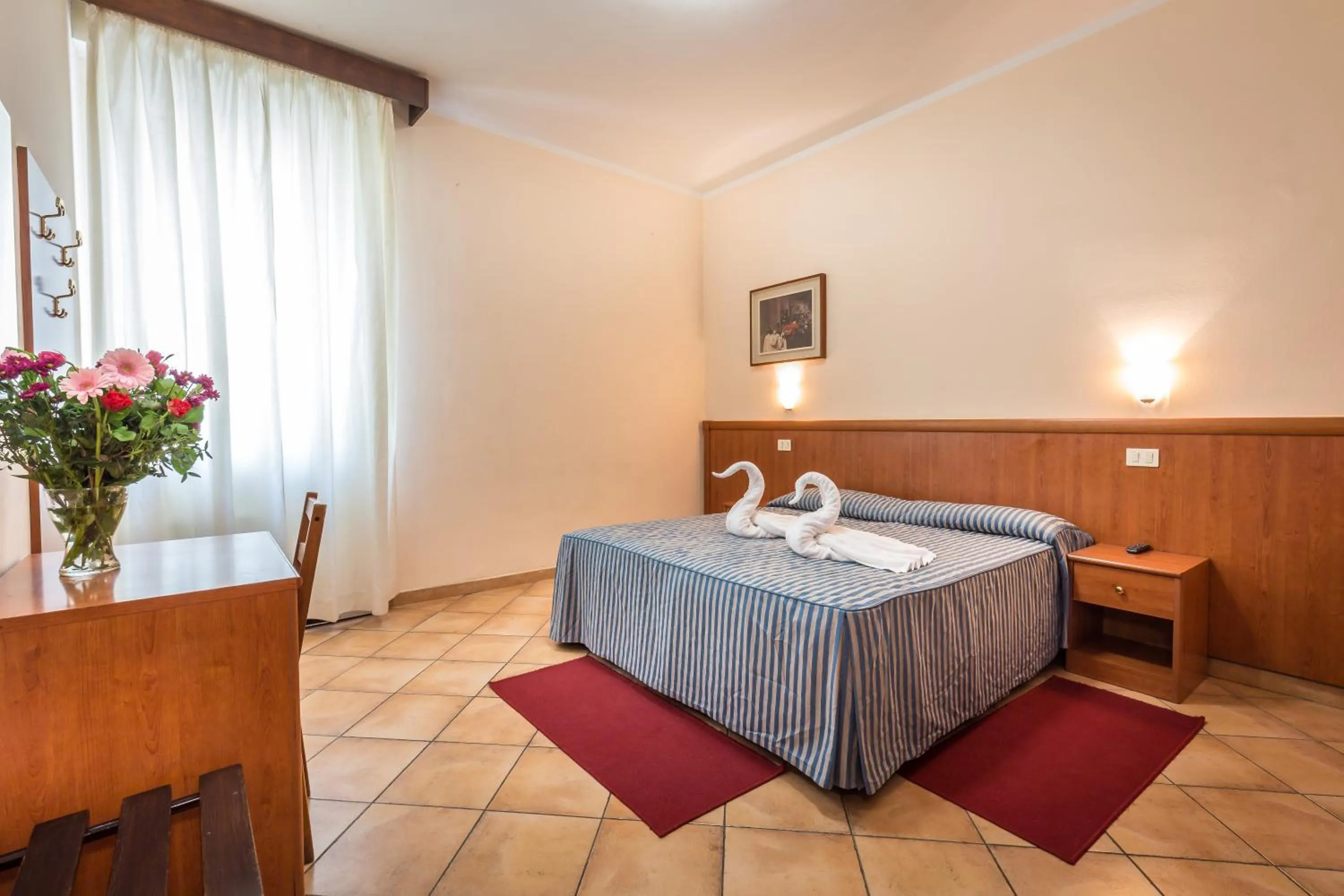 Photo of the whole room, Bed in Hotel Real