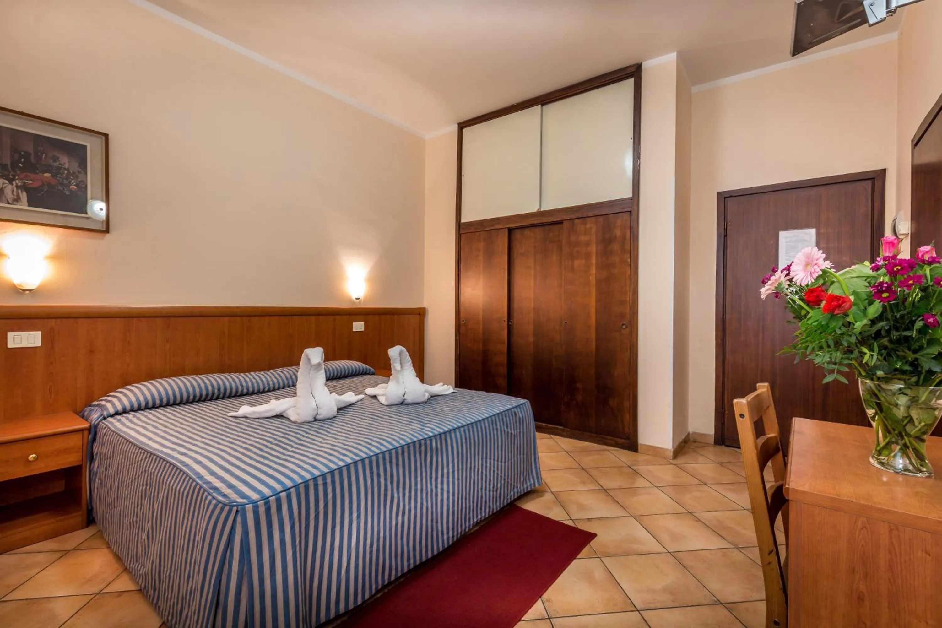 Photo of the whole room, Bed in Hotel Real