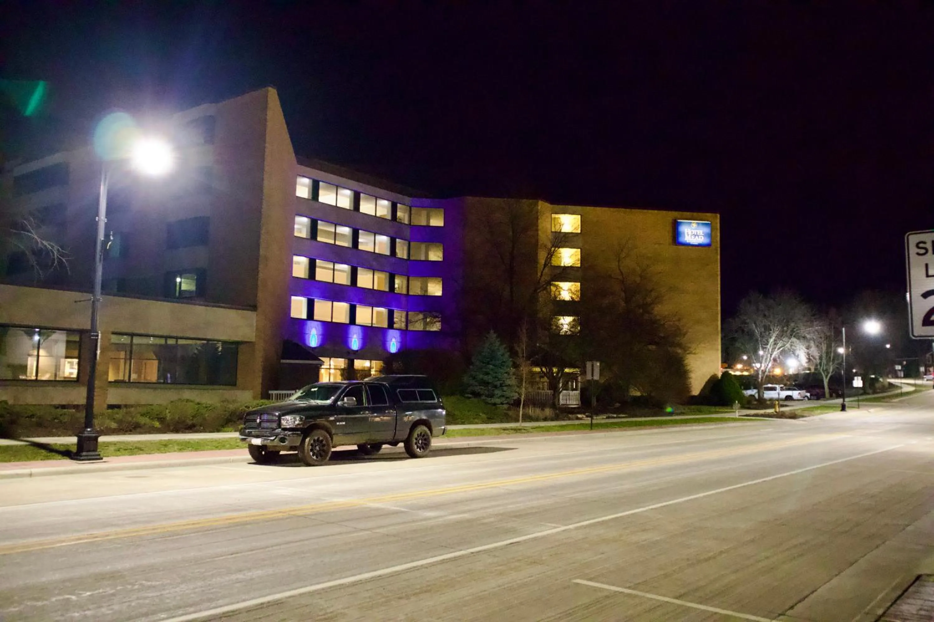 Property building in Hotel Mead Resorts & Conventions Center