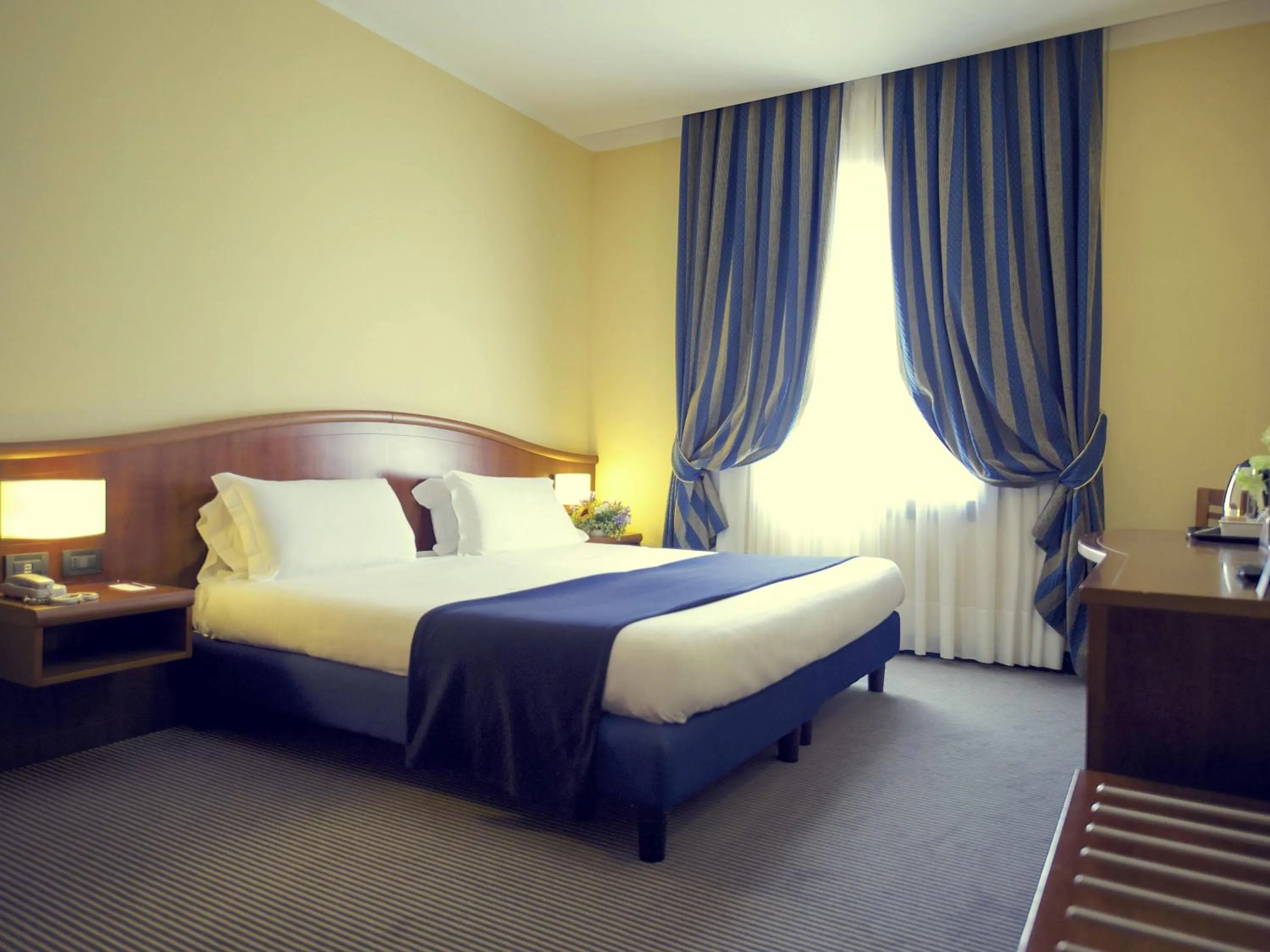 Bedroom, Bed in Mercure Genova San Biagio