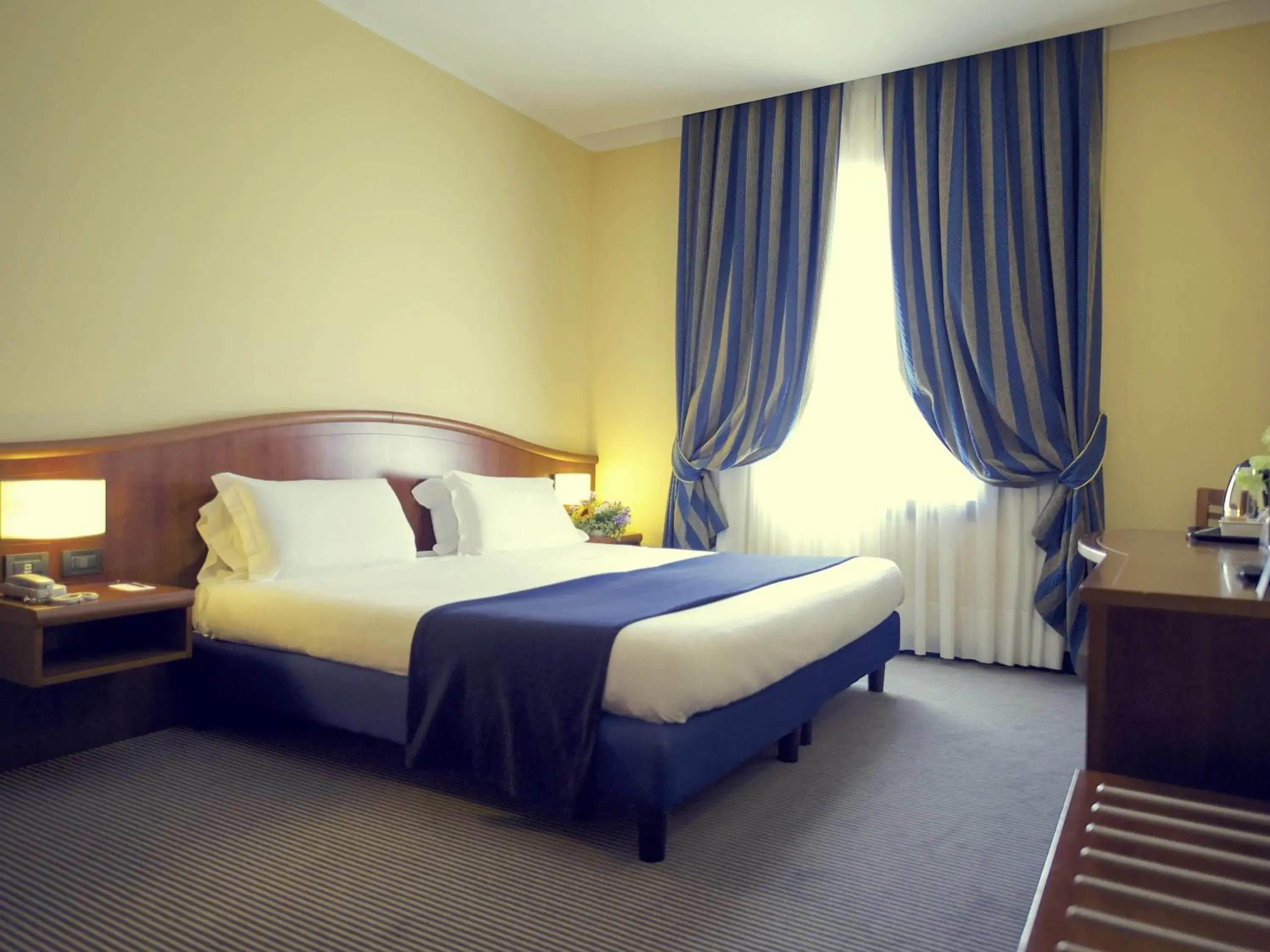 Bedroom, Bed in Mercure Genova San Biagio Bedroom, Bed in Mercure Genova San Biagio