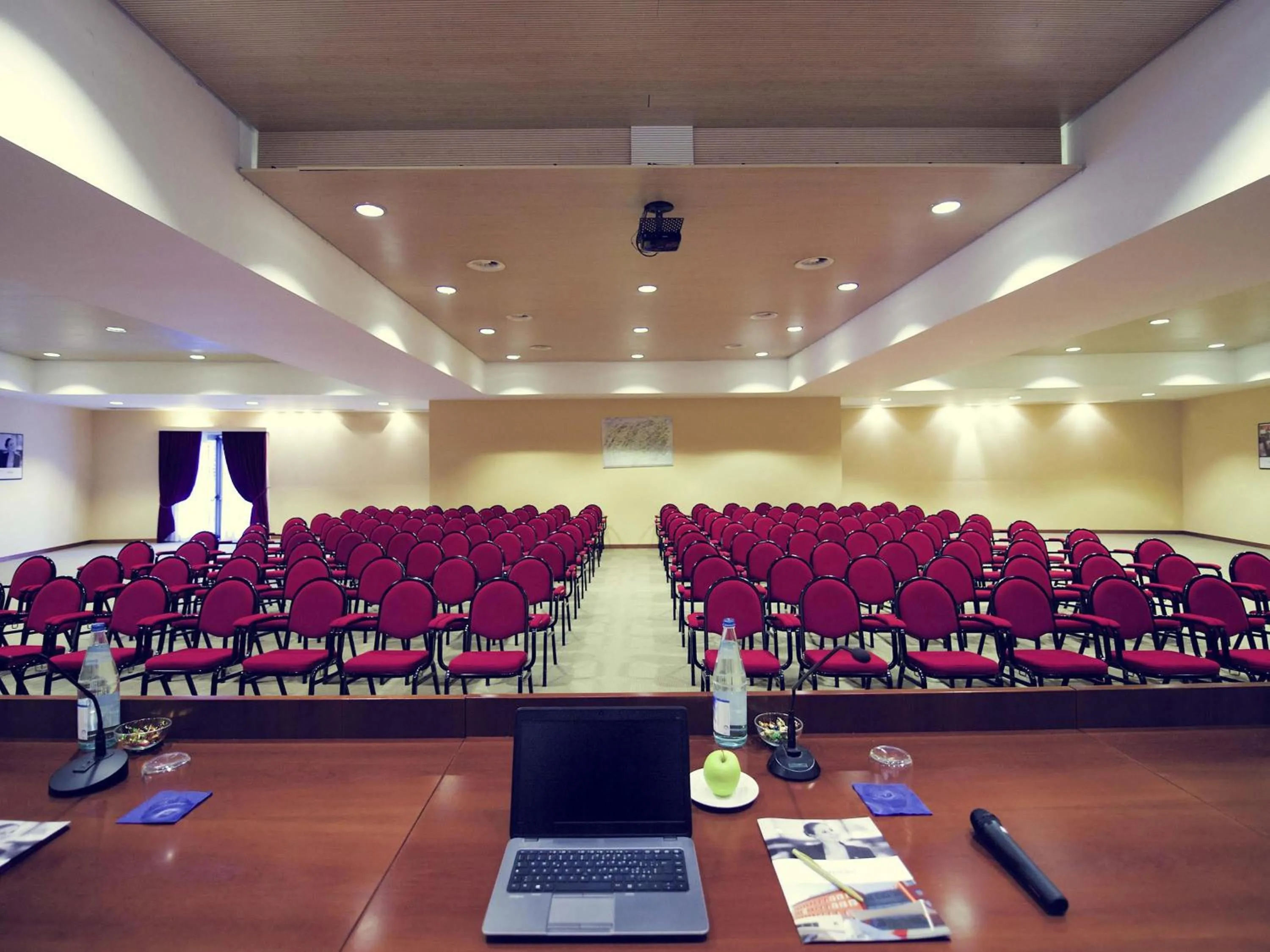Meeting/conference room in Mercure Genova San Biagio