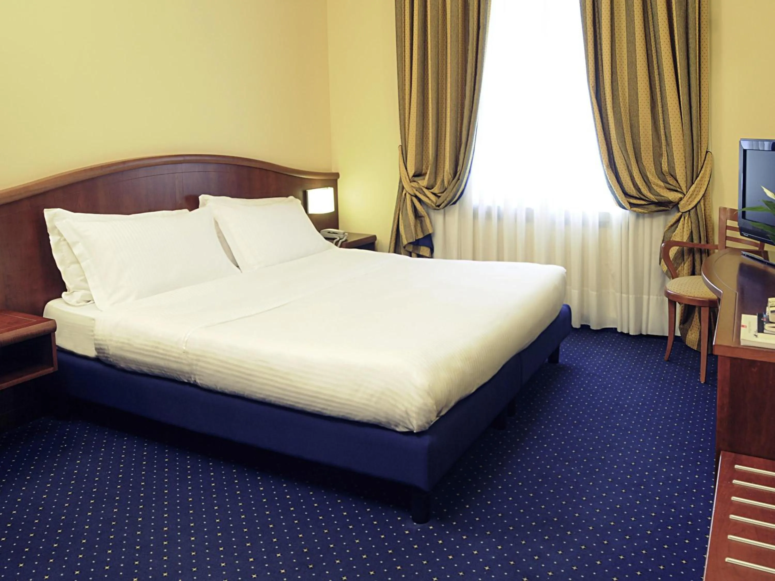 Bedroom, Bed in Mercure Genova San Biagio