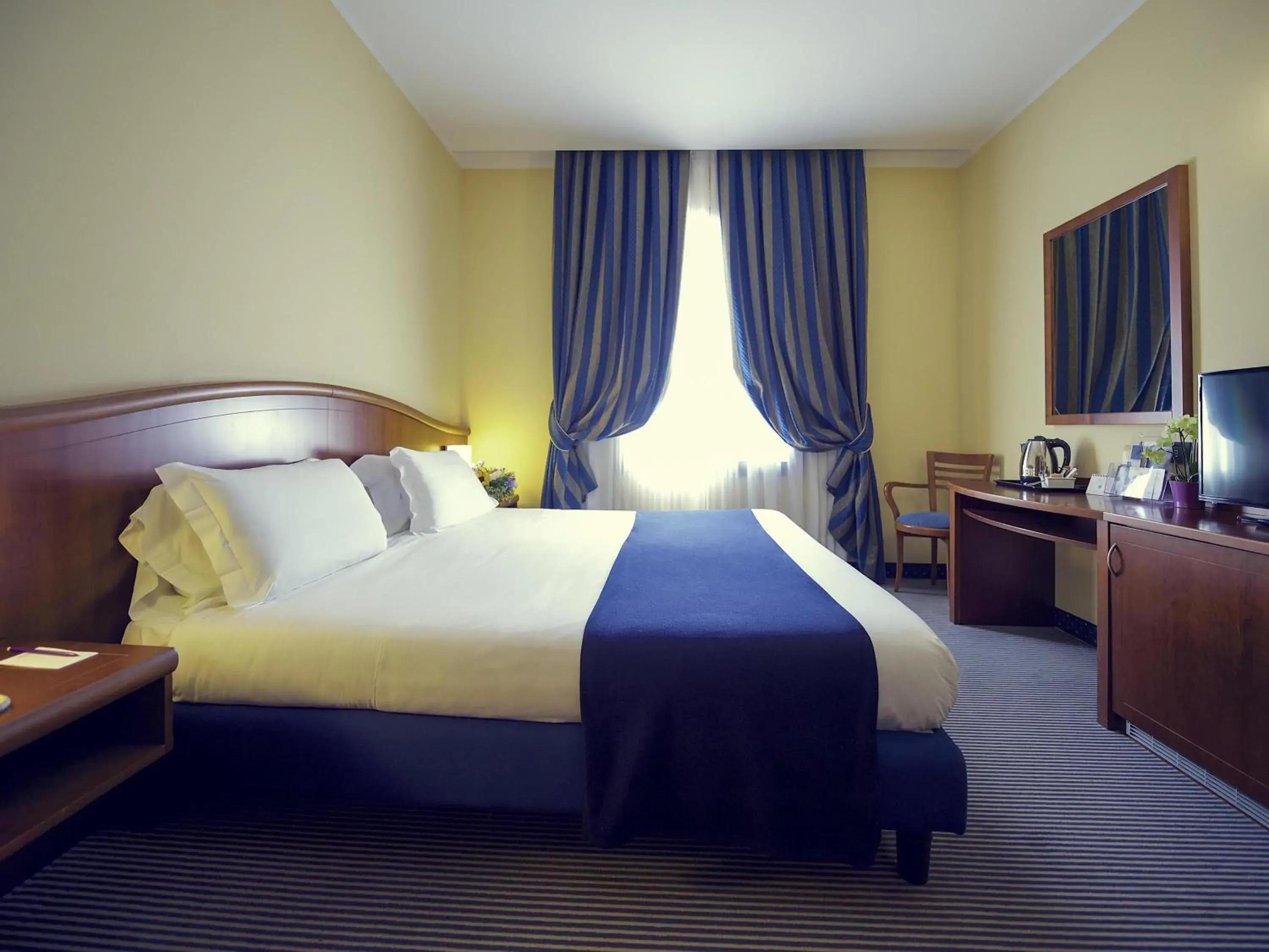 Bedroom, Bed in Mercure Genova San Biagio Bedroom, Bed in Mercure Genova San Biagio