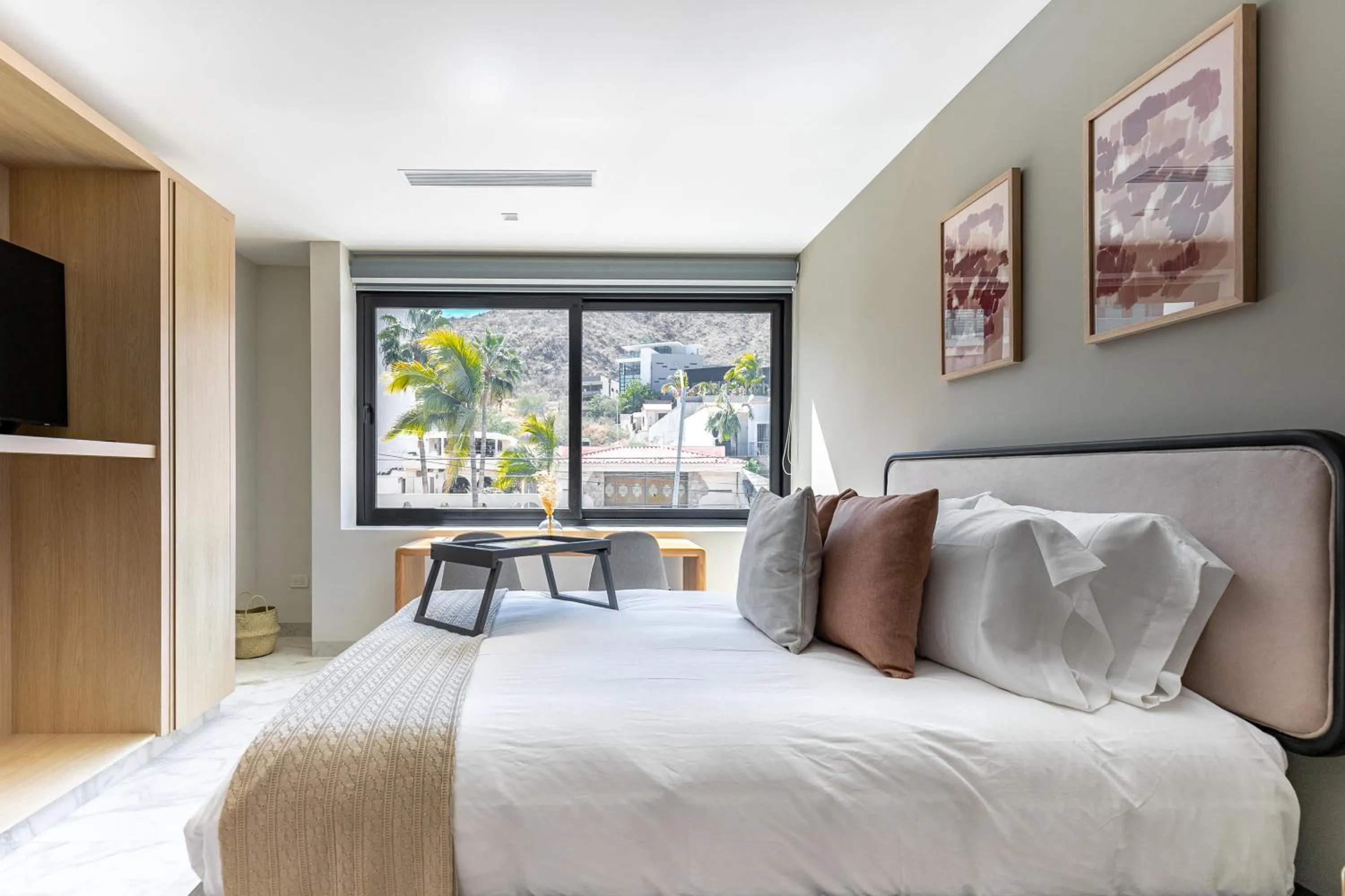 TV and multimedia, Bed in Lumina at Cardinal Cabo San Lucas