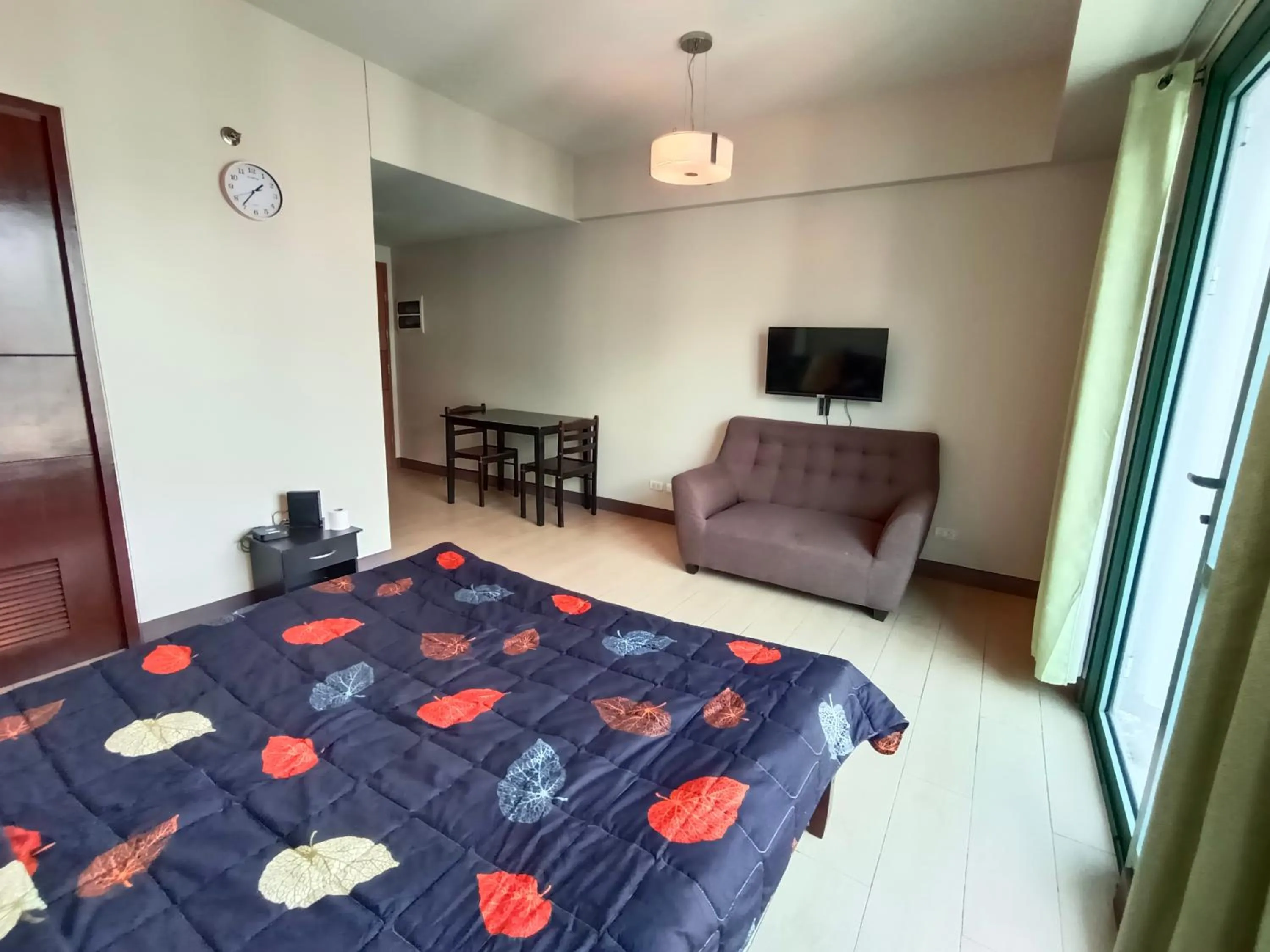 Photo of the whole room, Bed in Palm Tree Two Villas