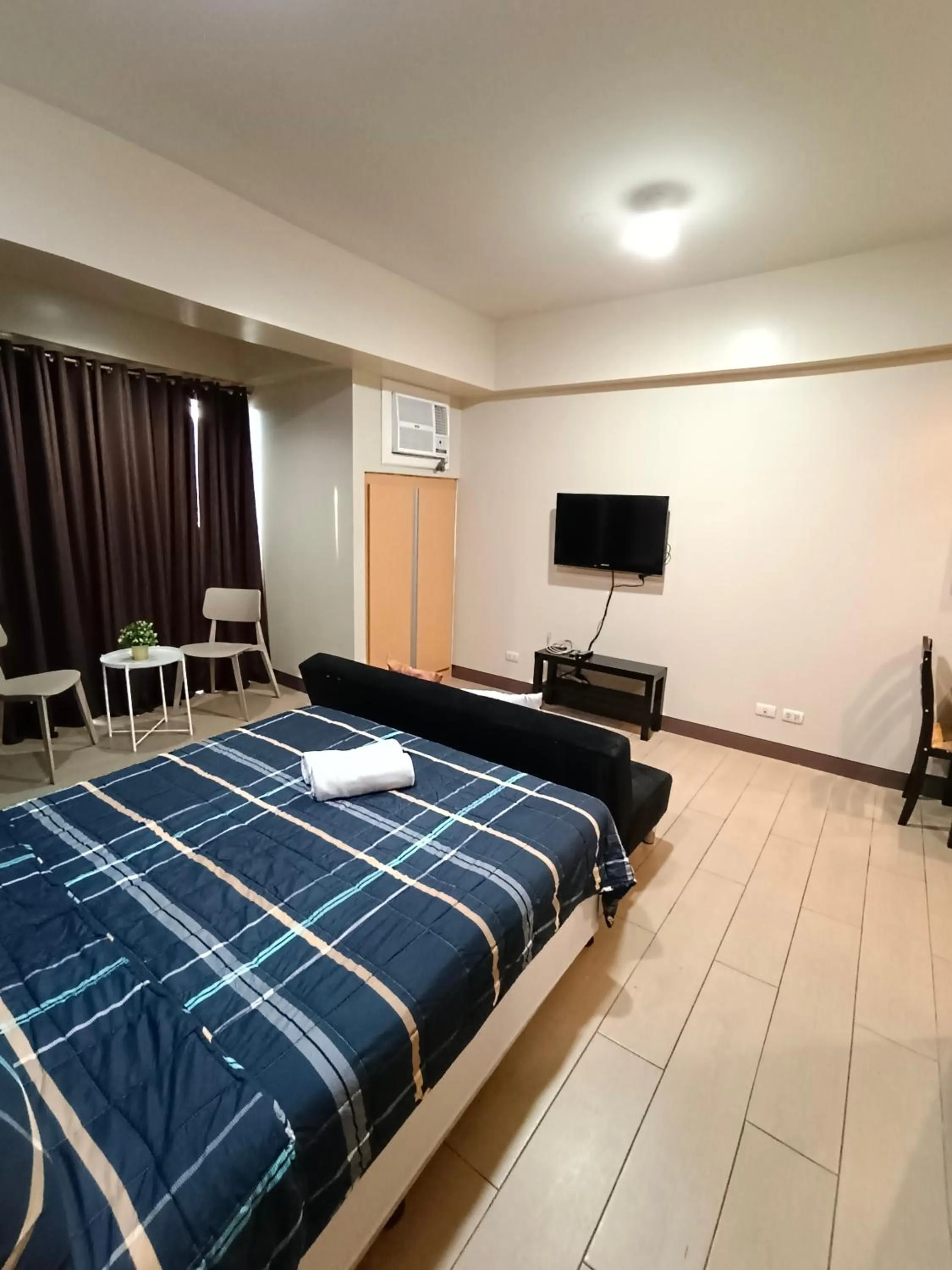 Photo of the whole room, Bed in Palm Tree Two Villas