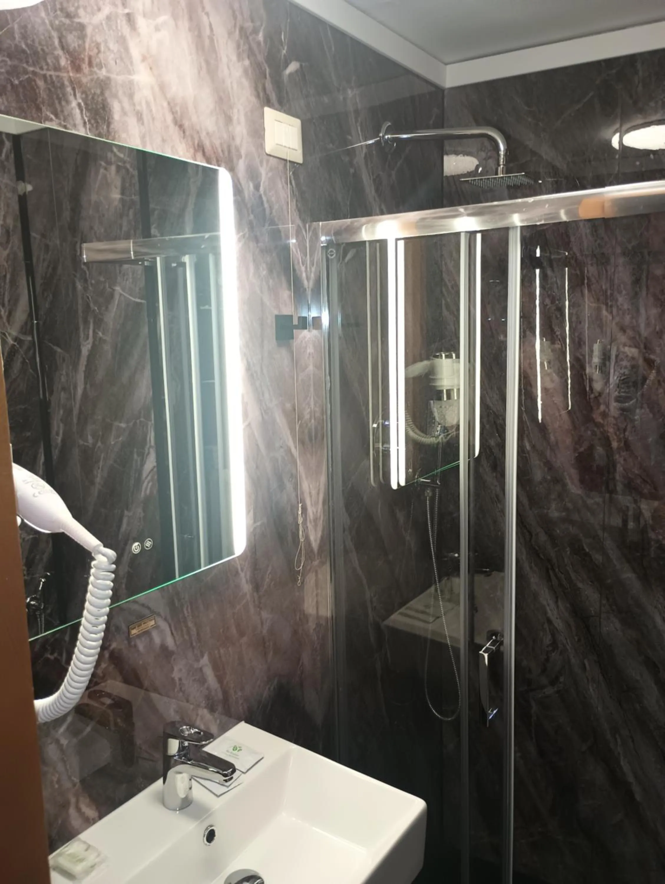 Bathroom in Hotel MM Dateo