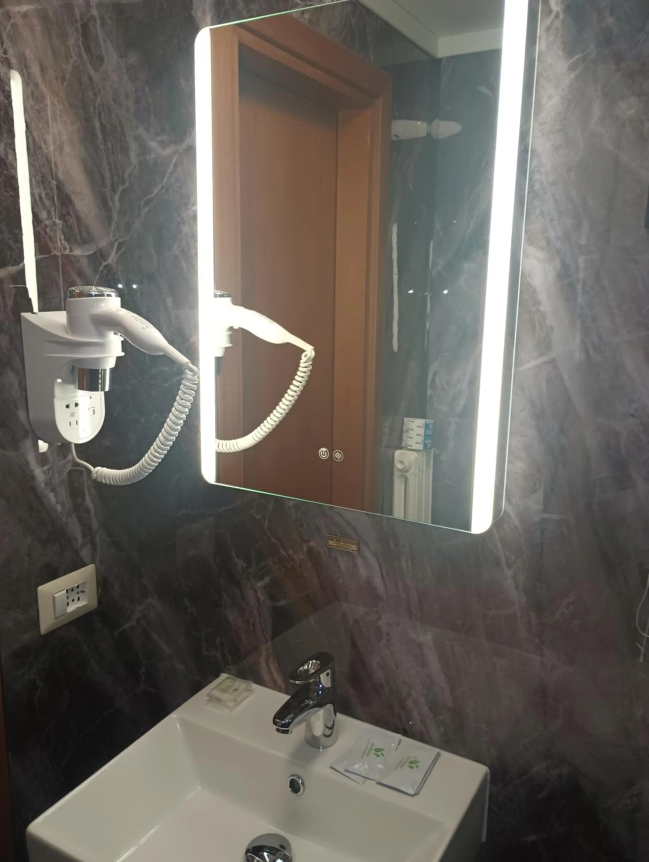 Bathroom in Hotel MM Dateo