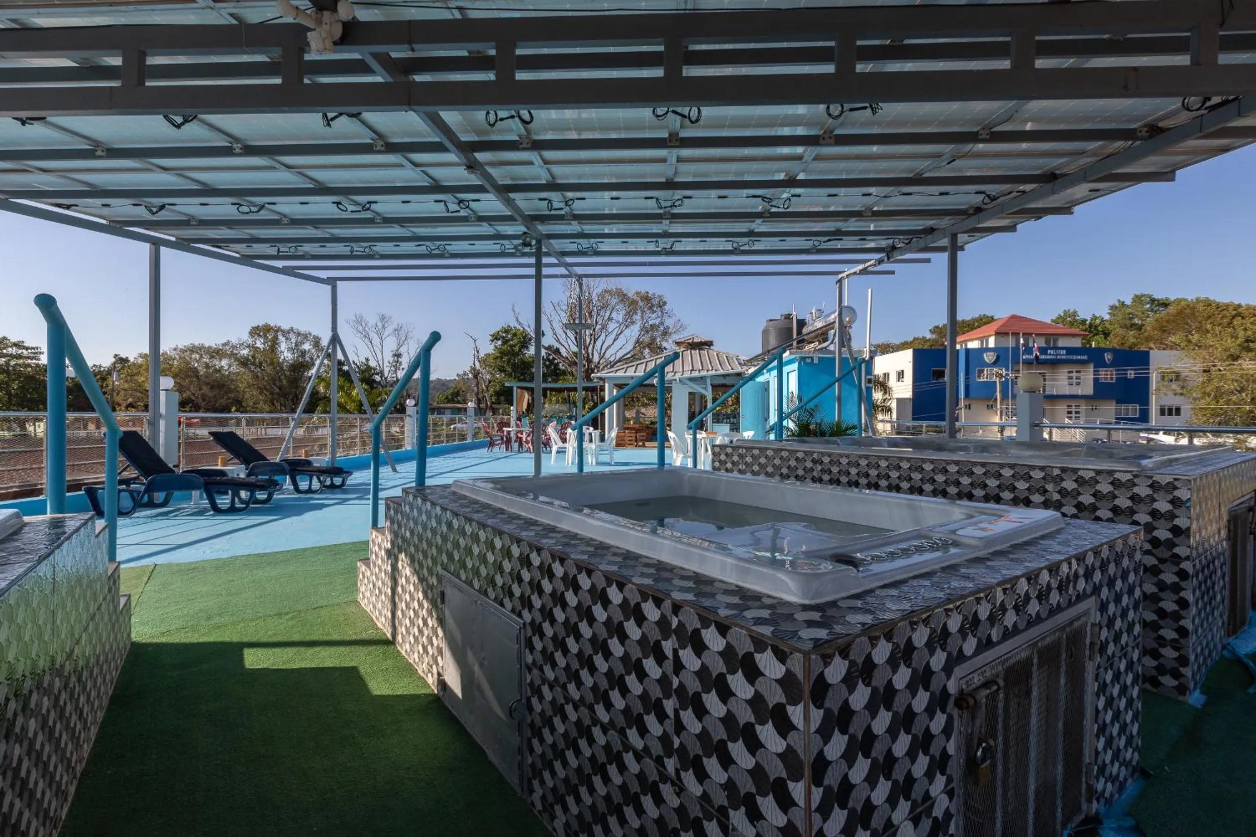 Hot Tub in EDMA APARTAHOTEL