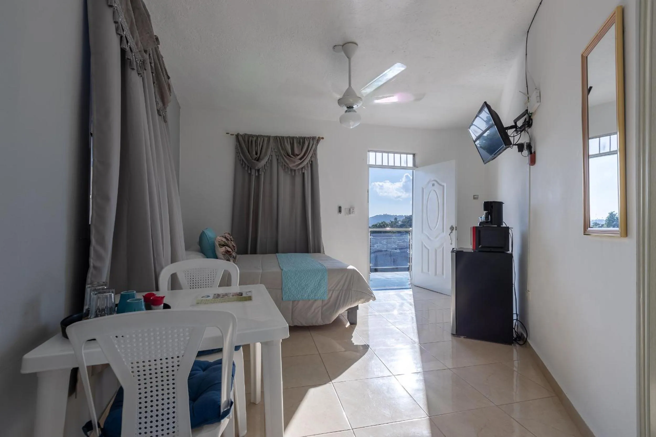 TV and multimedia in EDMA APARTAHOTEL