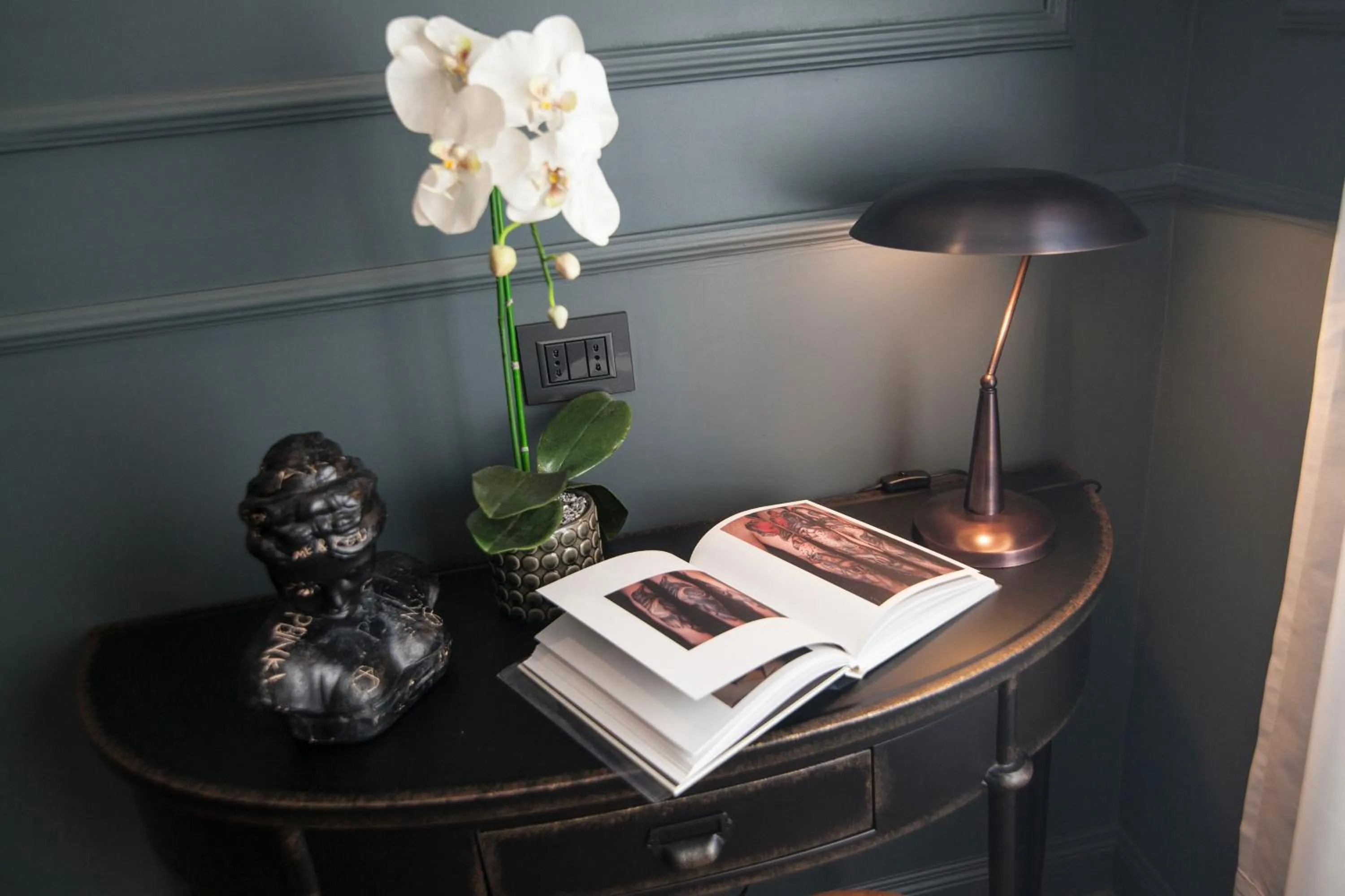 hair dresser in Seven Suites