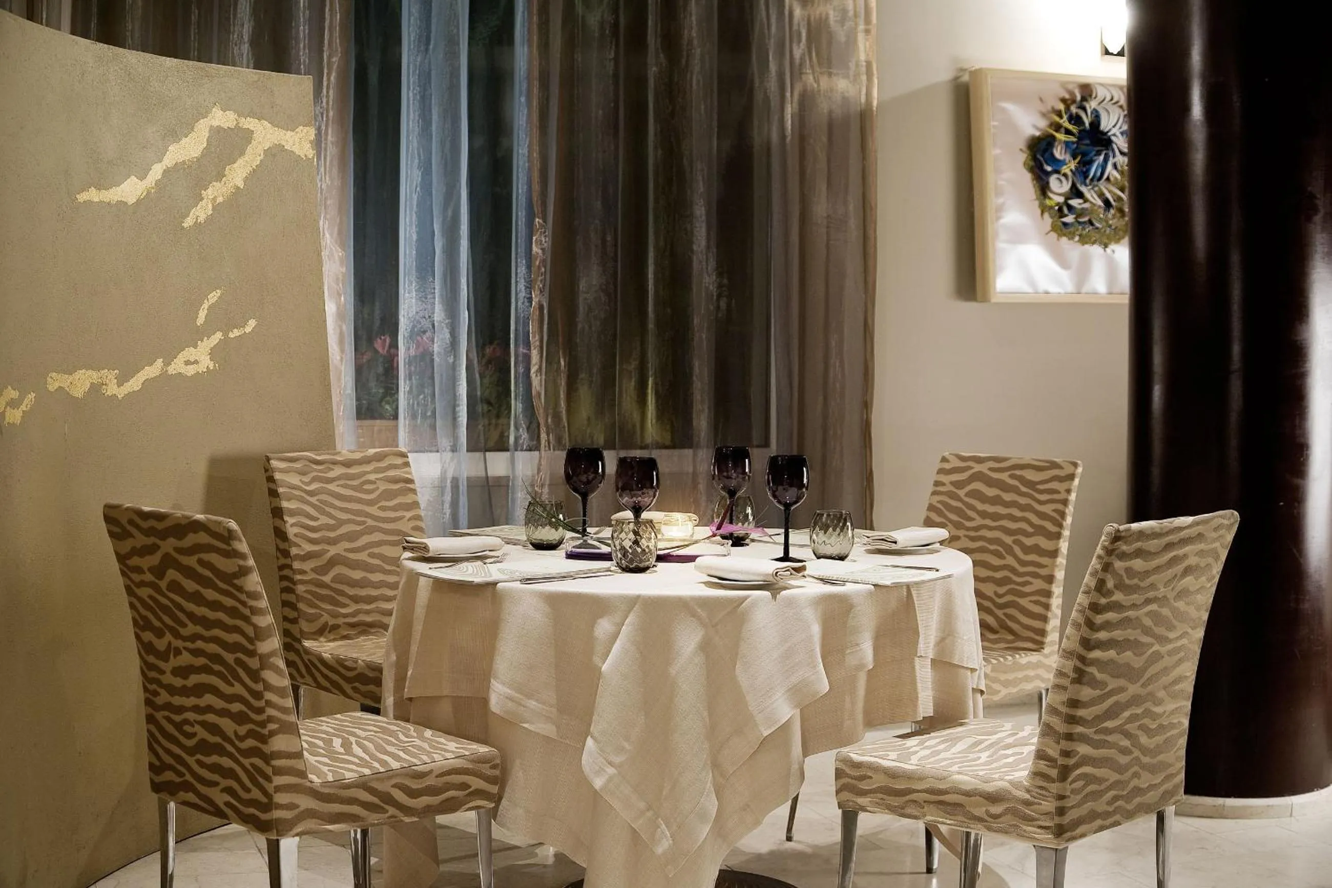 Restaurant/Places to Eat in PHI Park Hotel Alcione