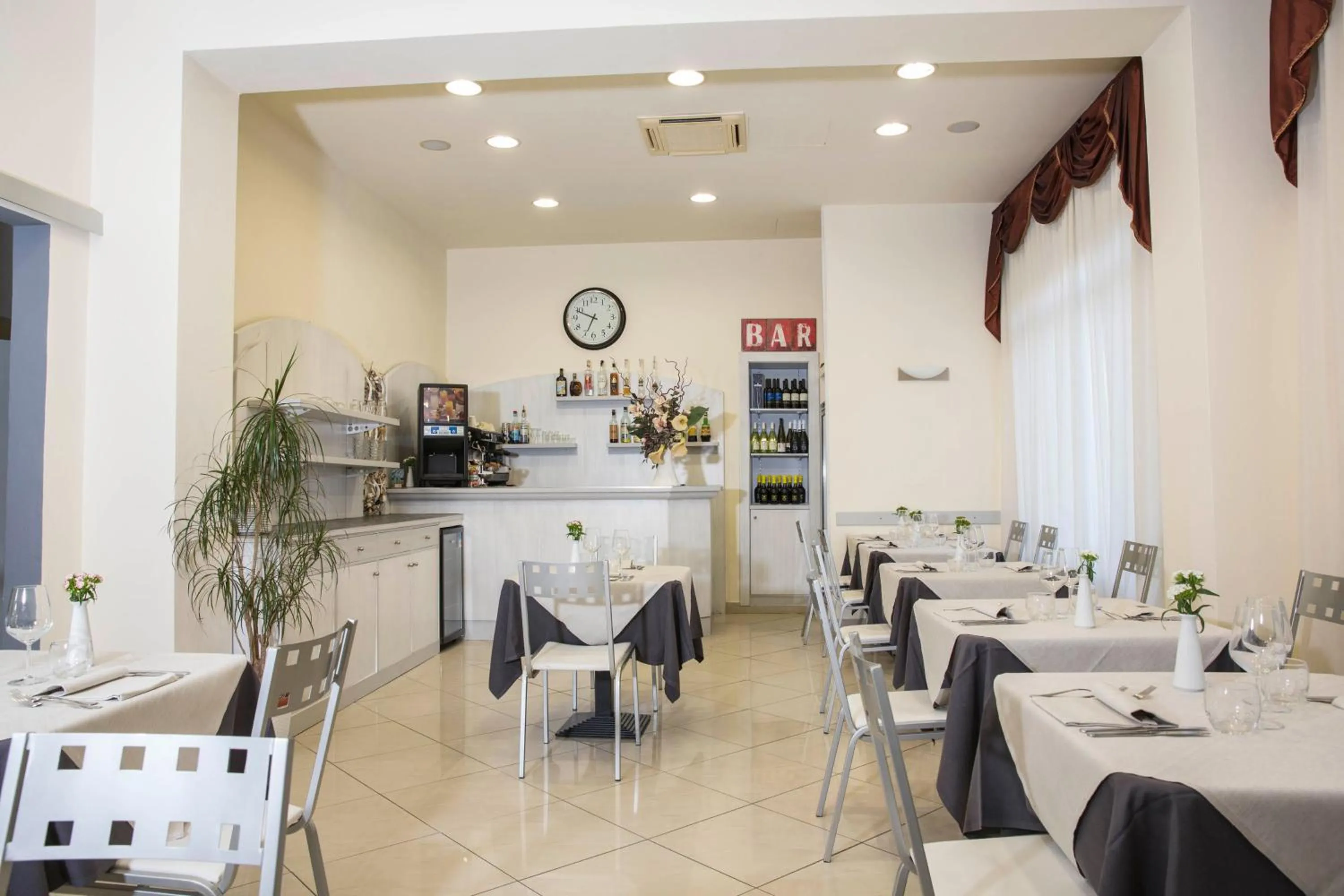 Restaurant/places to eat in Hotel Playa