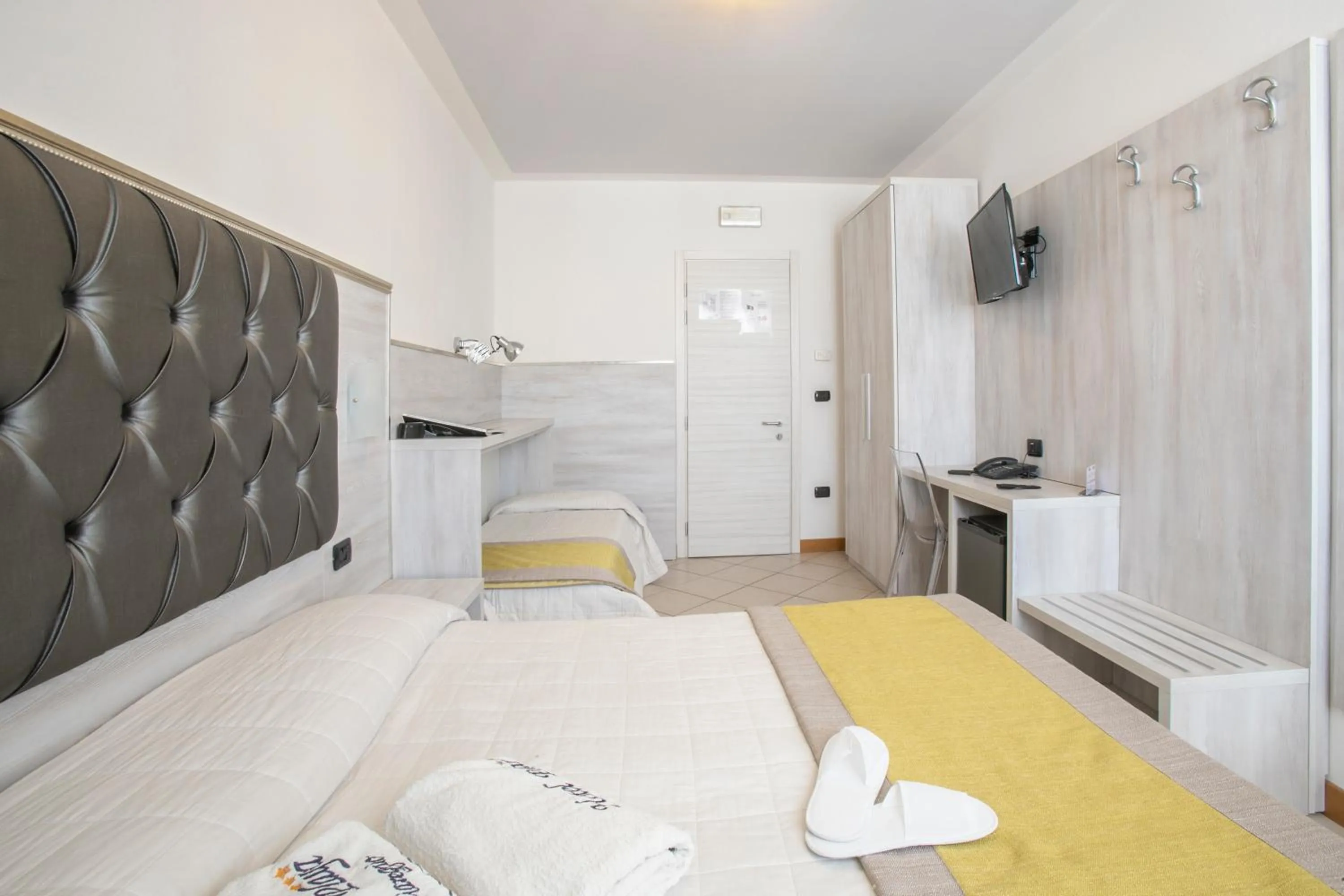 air conditioner, Bed in Hotel Playa