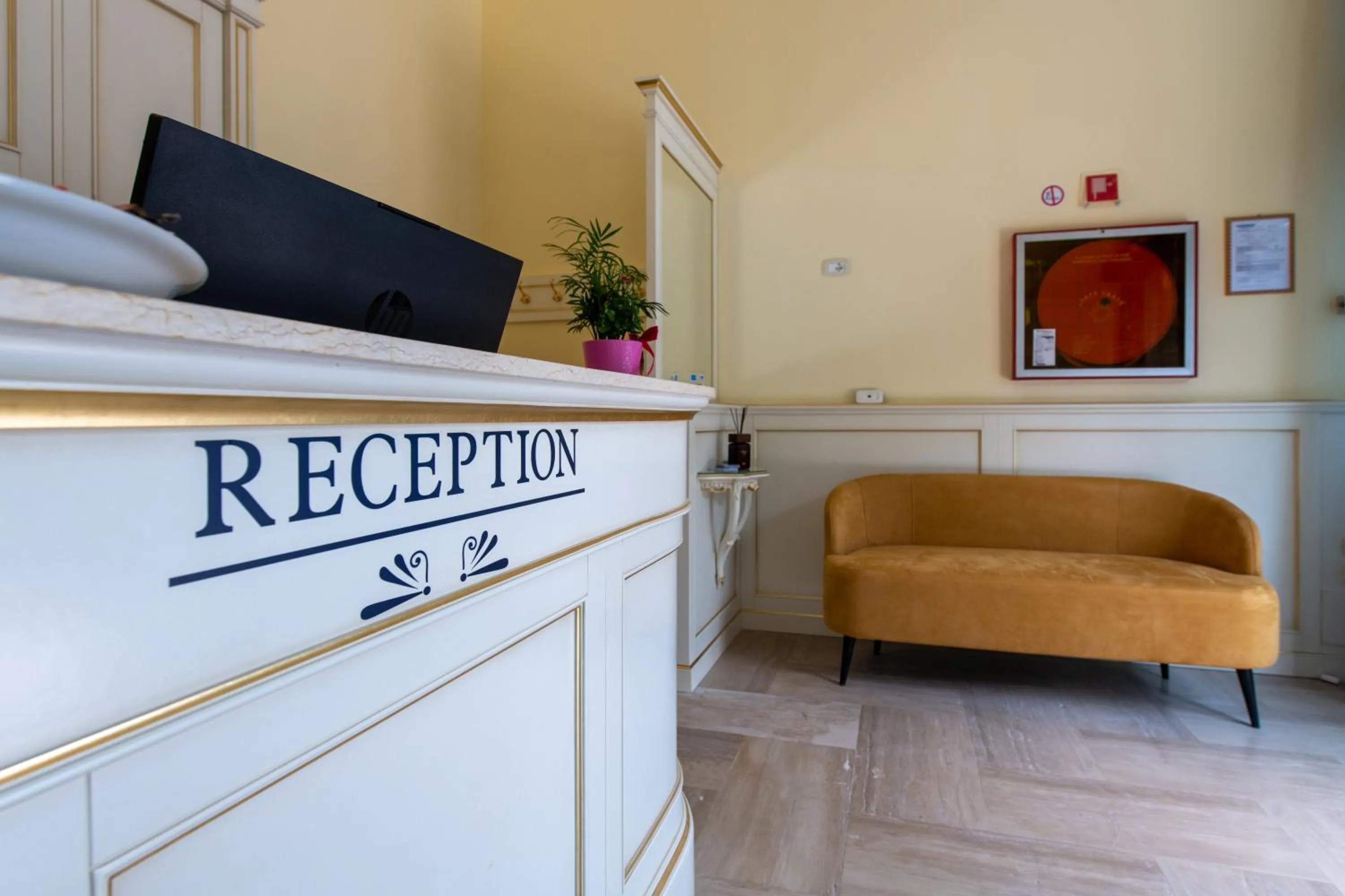 Lobby or reception, Bed in Hotel Ambasciata Venice - Atika & Atif