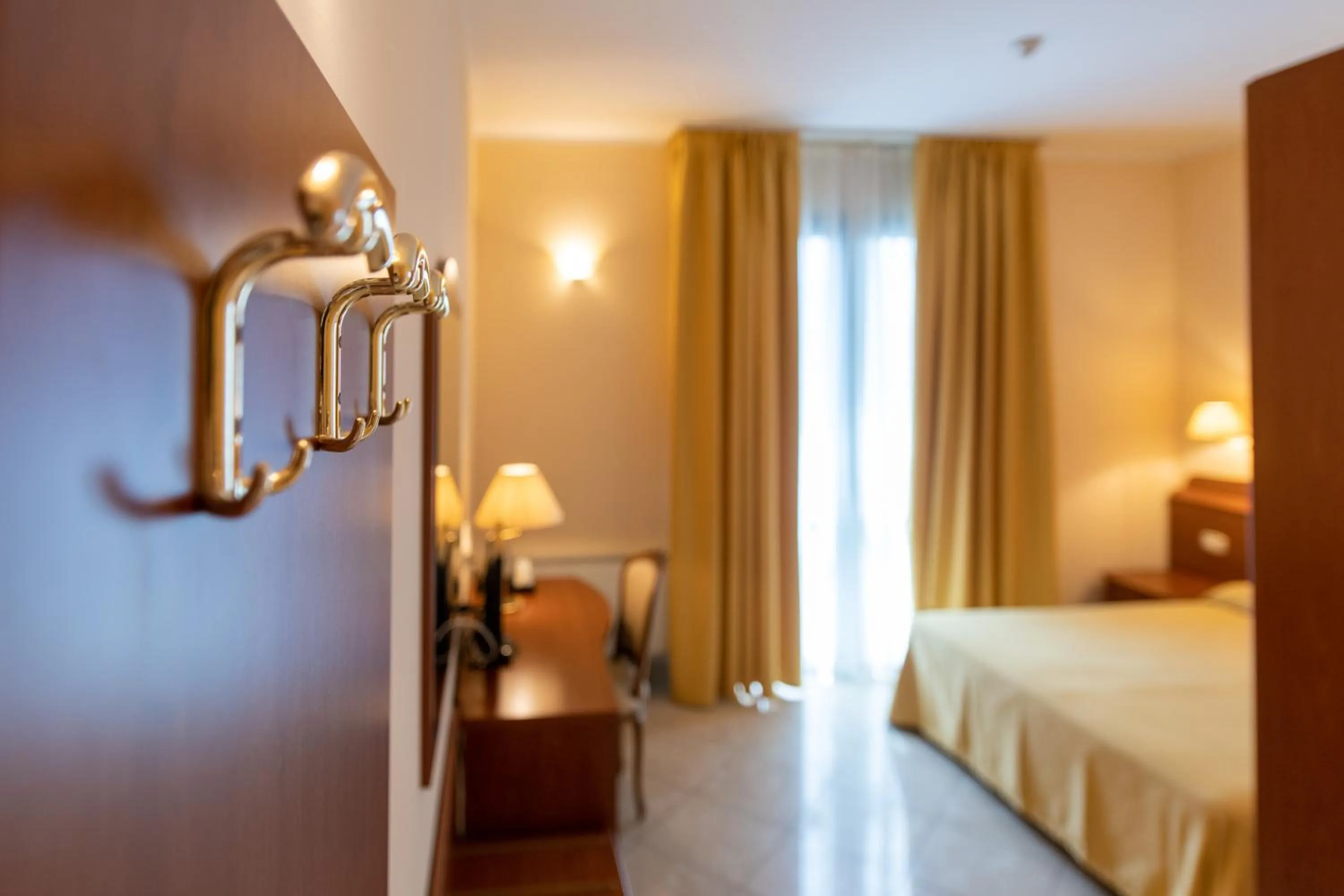 Bed in Hotel Ambasciata Venice - Atika & Atif