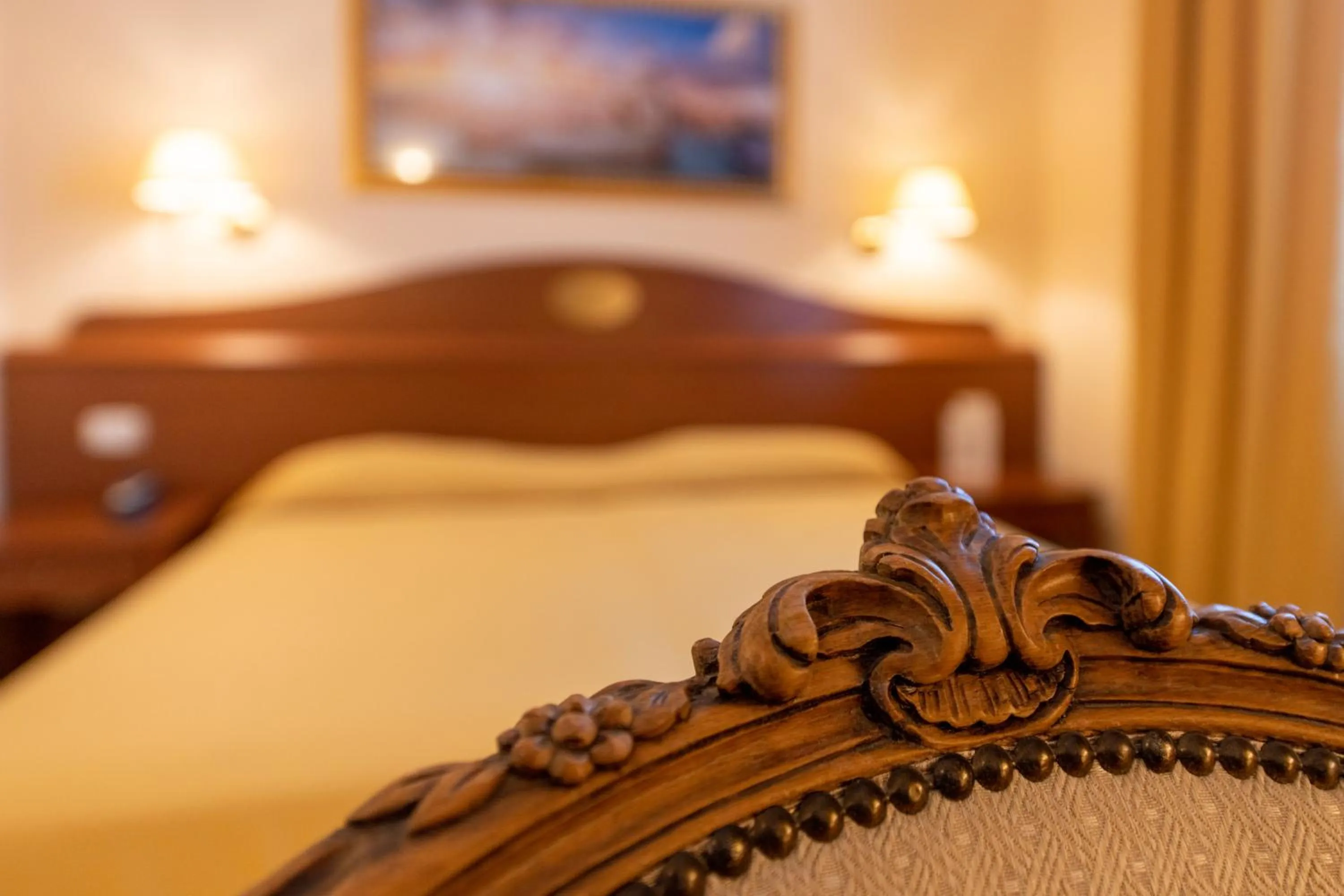 Bed in Hotel Ambasciata Venice - Atika & Atif