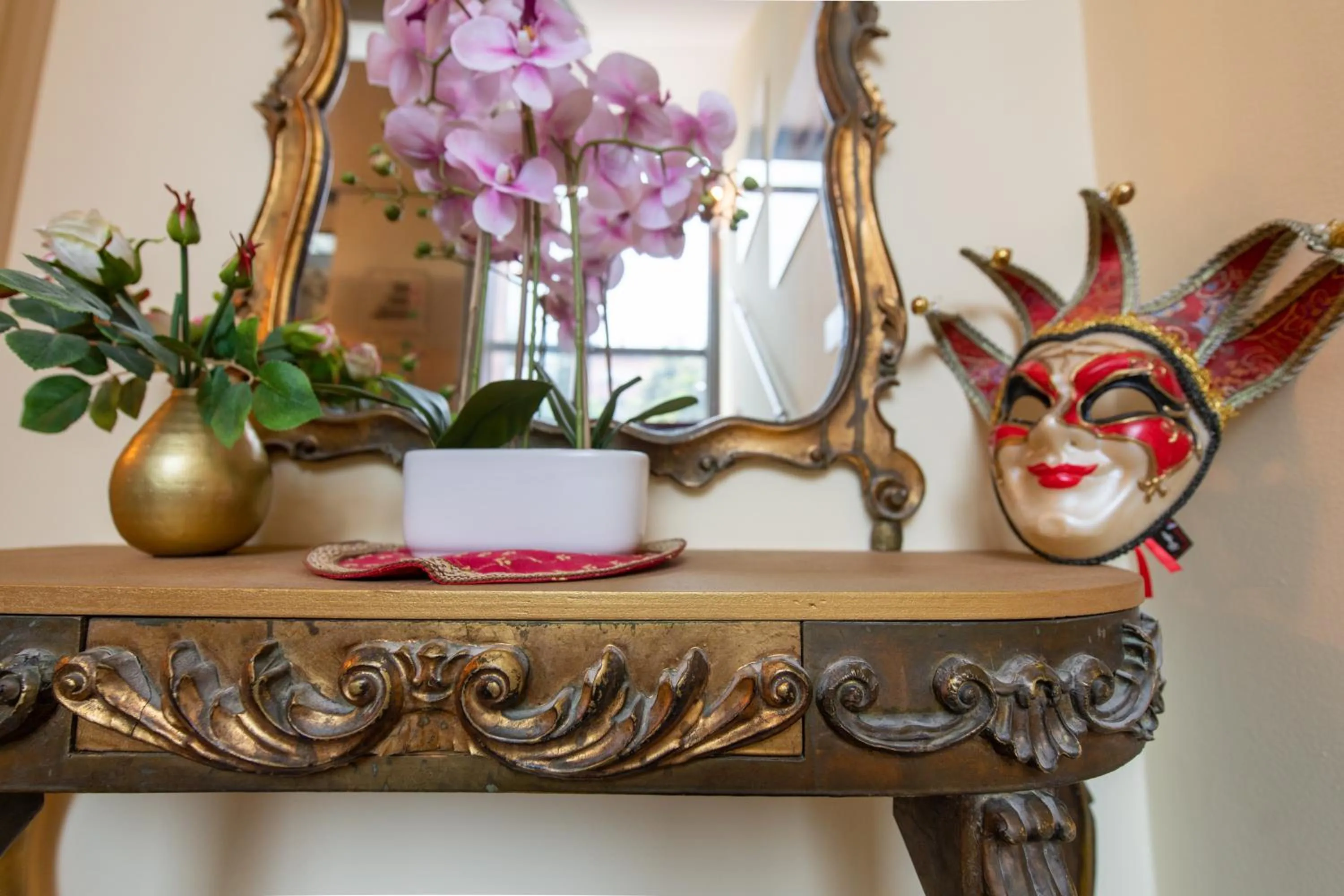 Decorative detail in Hotel Ambasciata Venice - Atika & Atif