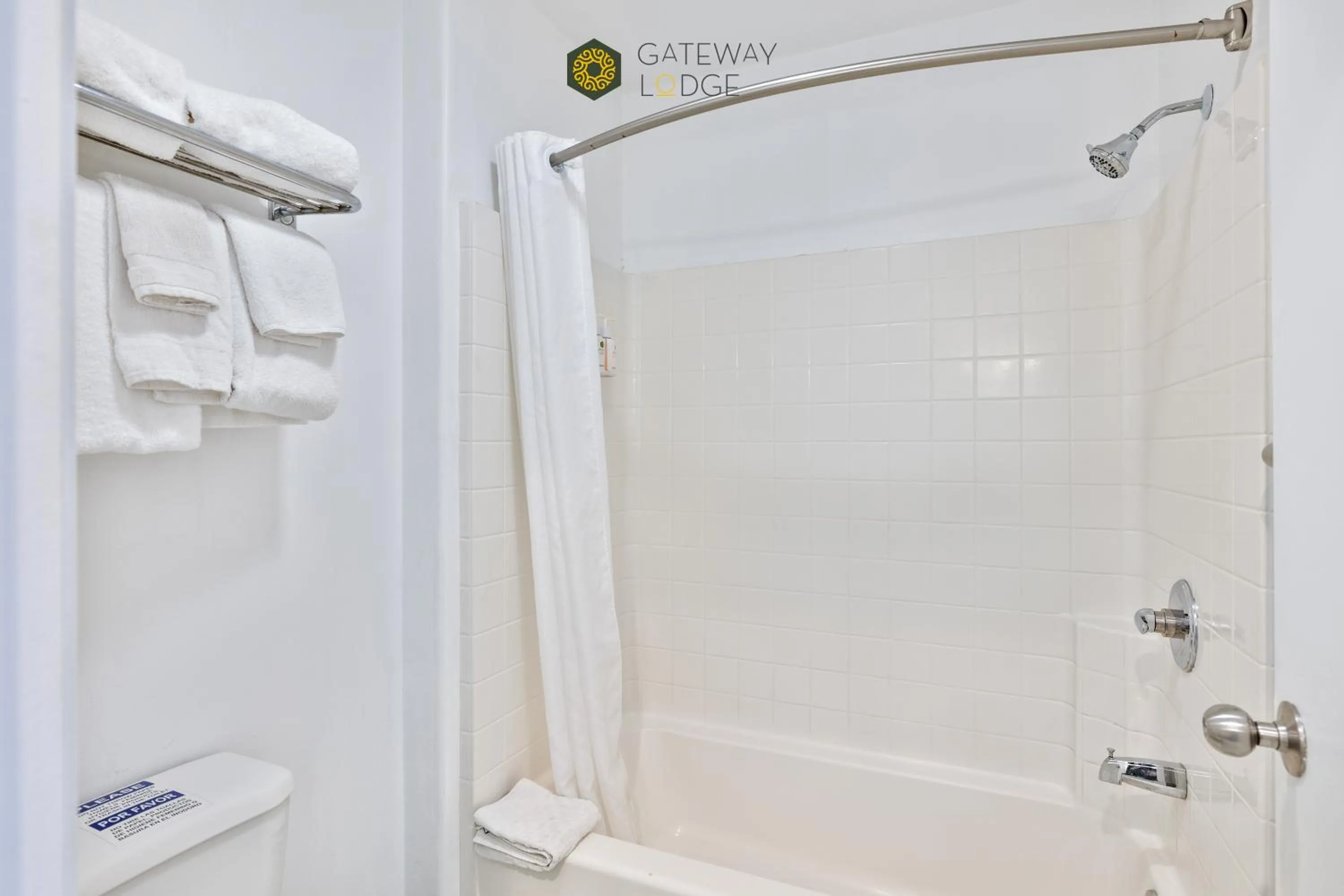 Bathroom in Gateway Lodge