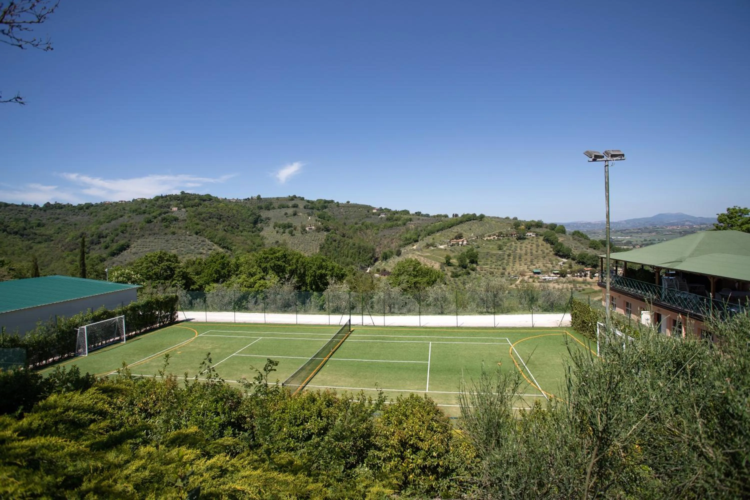 Tennis court in Il Poggio degli Olivi